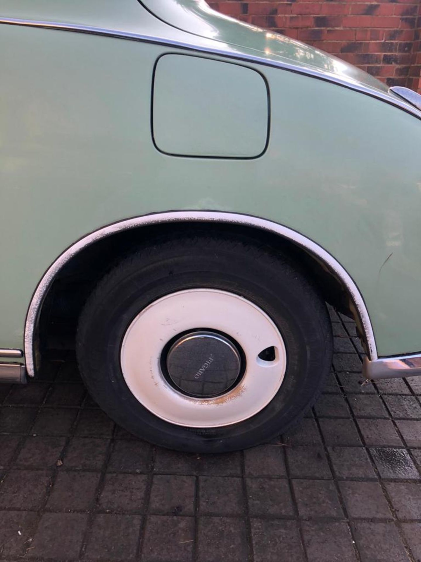 MC - NISSAN FIGARO  CONVERTIBLE- RETRO JAPANESE SPORTS CAR 88K Miles 12m MOT and just serviced - Image 5 of 30