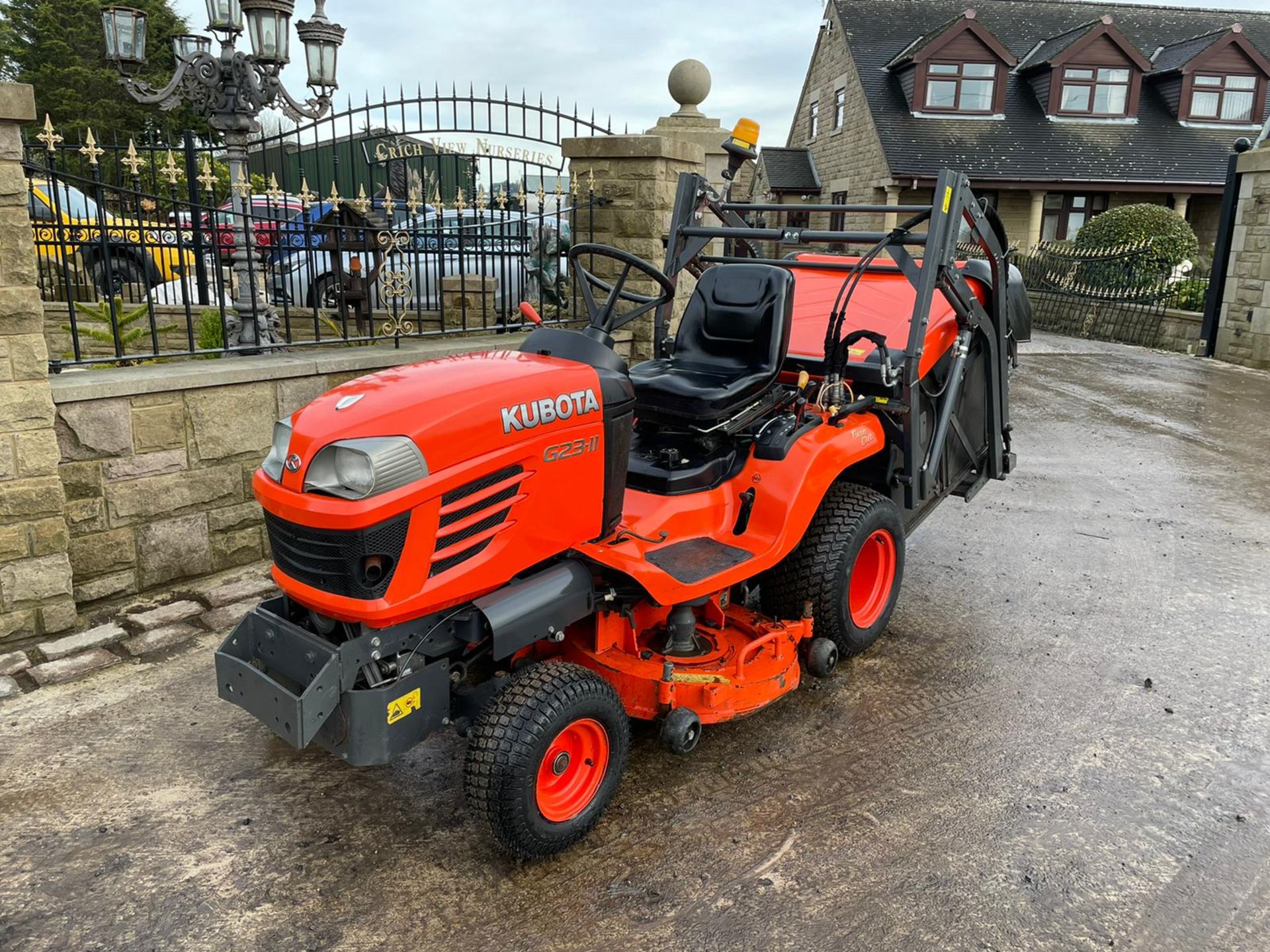 2013/62 REG KUBOTA G23-II RIDE ON MOWER, RUNS, DRIVES AND CUTS *PLUS VAT* - Image 4 of 6