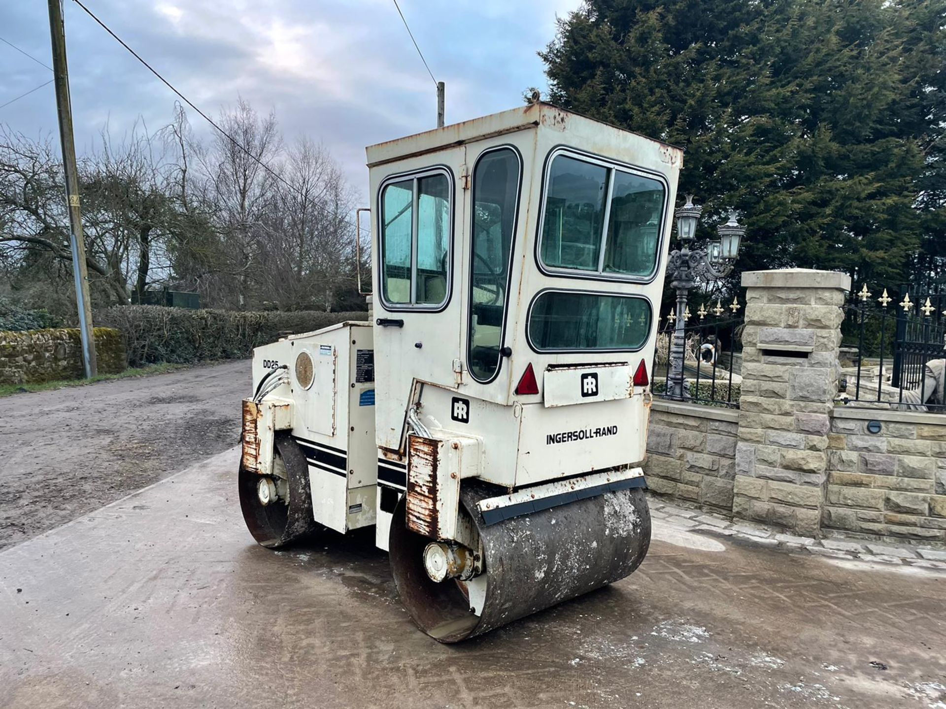 INGERSOLL RAND DD25 ROLLER, RUNS, DRIVES AND VIBRATES, IN USED BUT GOOD CONDITION *PLUS VAT* - Image 7 of 8