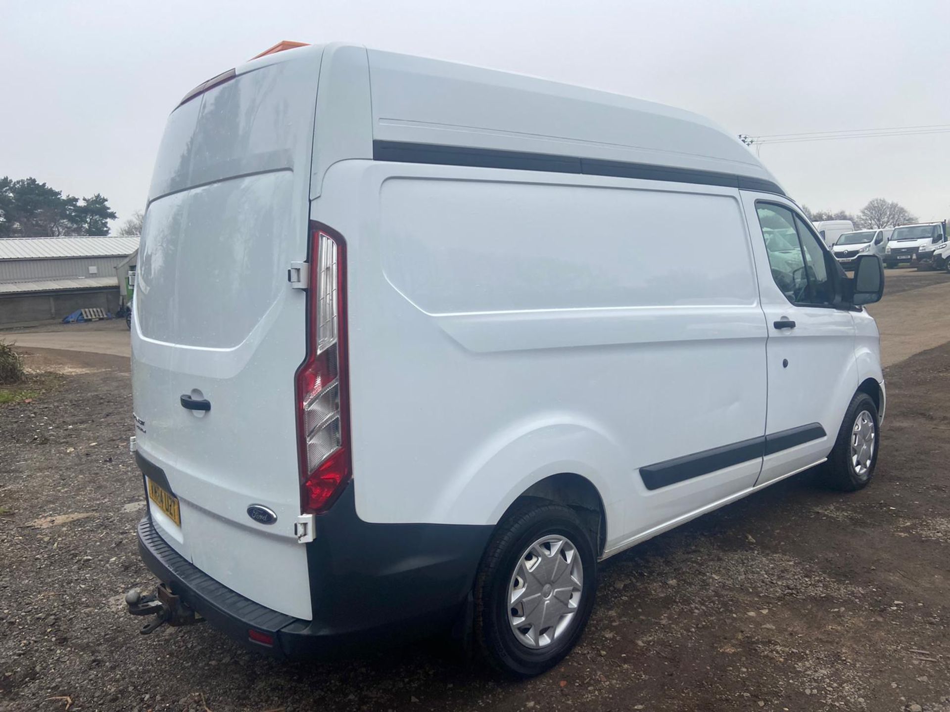 2014/64 REG FORD TRANSIT CUSTOM 290 ECO-TECH 2.2 DIESEL WHITE PANEL VAN, SHOWING 0 FORMER KEEPERS - Image 7 of 10