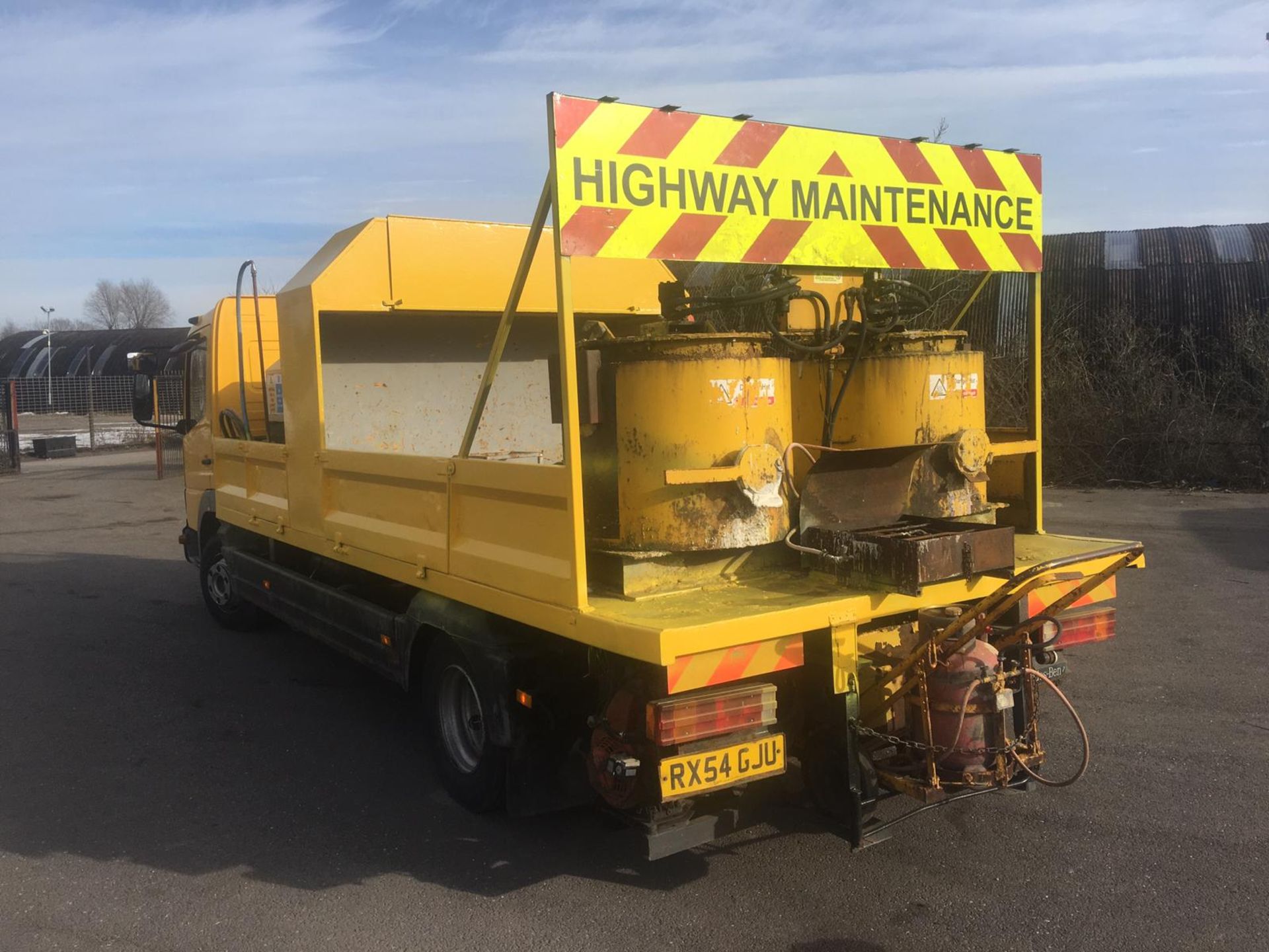 2004/54 REG MERCEDES ATEGO 1018 DAY YELLOW DROPSIDE LINE PAINTING LORRY 4.3L DIESEL ENGINE *NO VAT* - Image 9 of 64