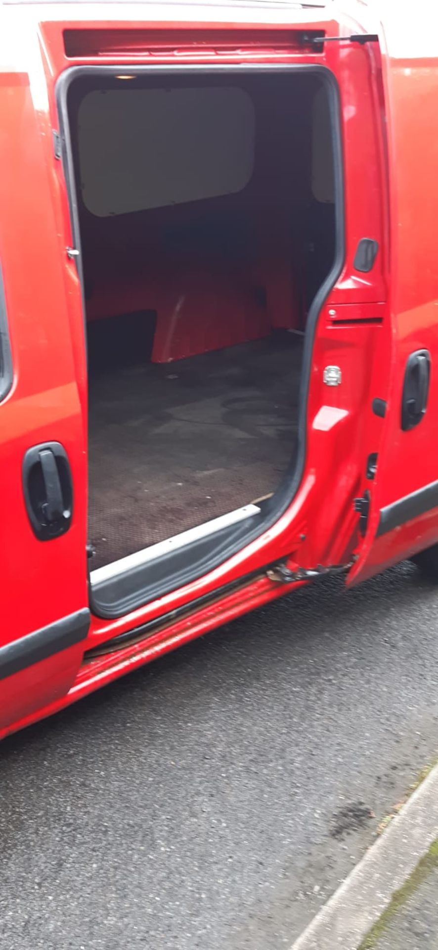 2014/14 REG FIAT DOBLO 16V MULTIJET 1.25 DIESEL RED PANEL VAN, SHOWING 0 FORMER KEEPERS *PLUS VAT* - Image 10 of 14