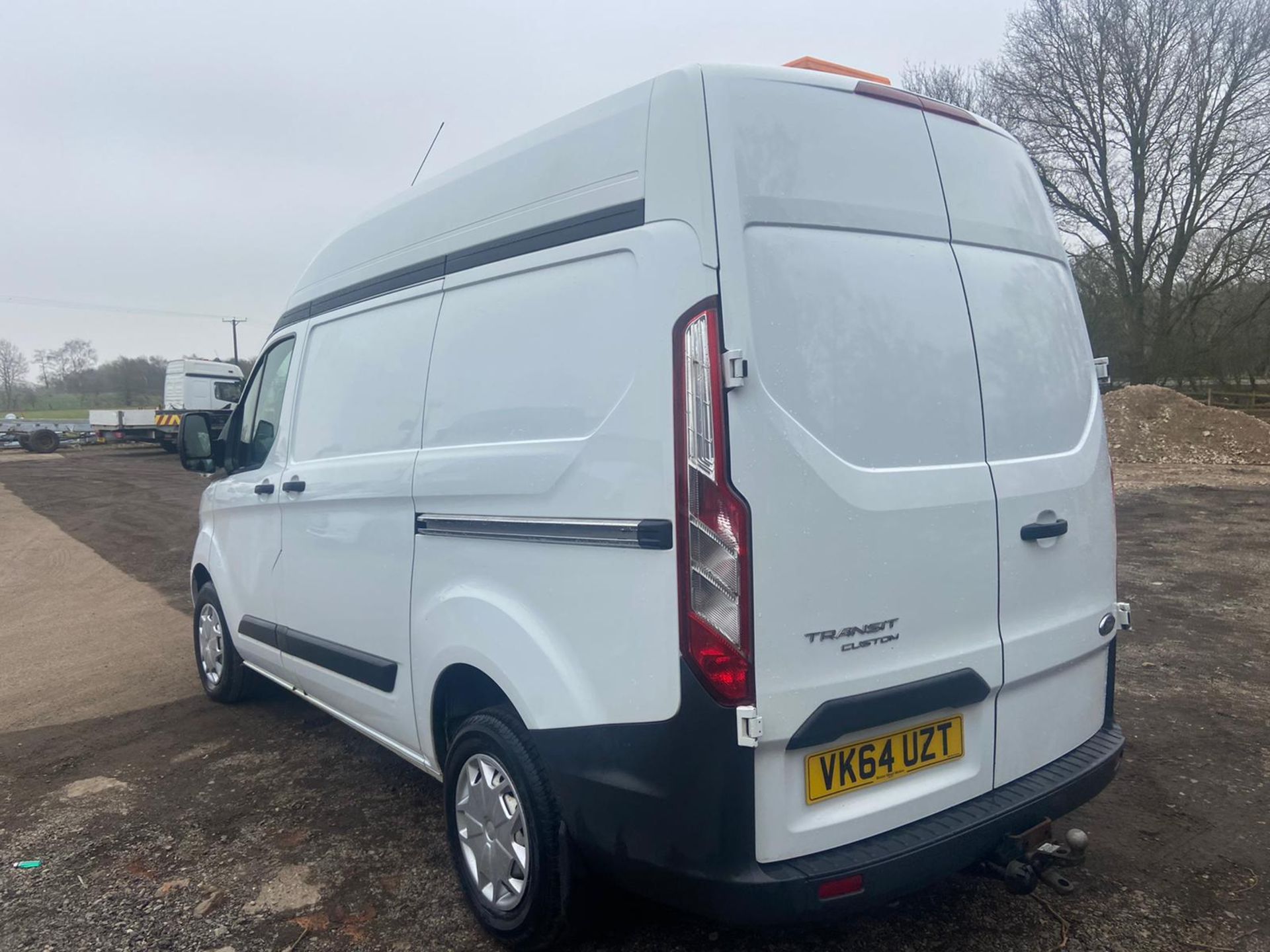 2014/64 REG FORD TRANSIT CUSTOM 290 ECO-TECH 2.2 DIESEL WHITE PANEL VAN, SHOWING 0 FORMER KEEPERS - Image 5 of 10