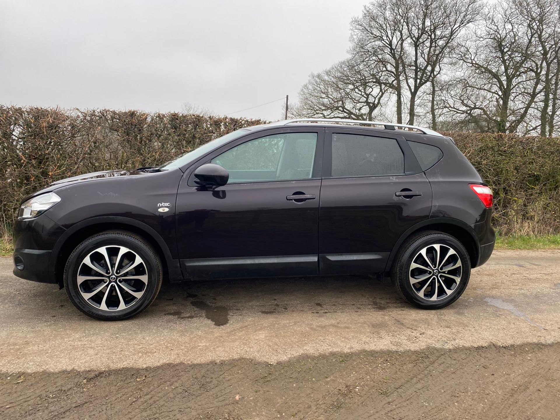 2012/12 REG NISSAN QASHQAI N-TEC 1.6 PETROL BLACK 5 DOOR, SHOWING 2 FORMER KEEPERS *NO VAT* - Image 2 of 7