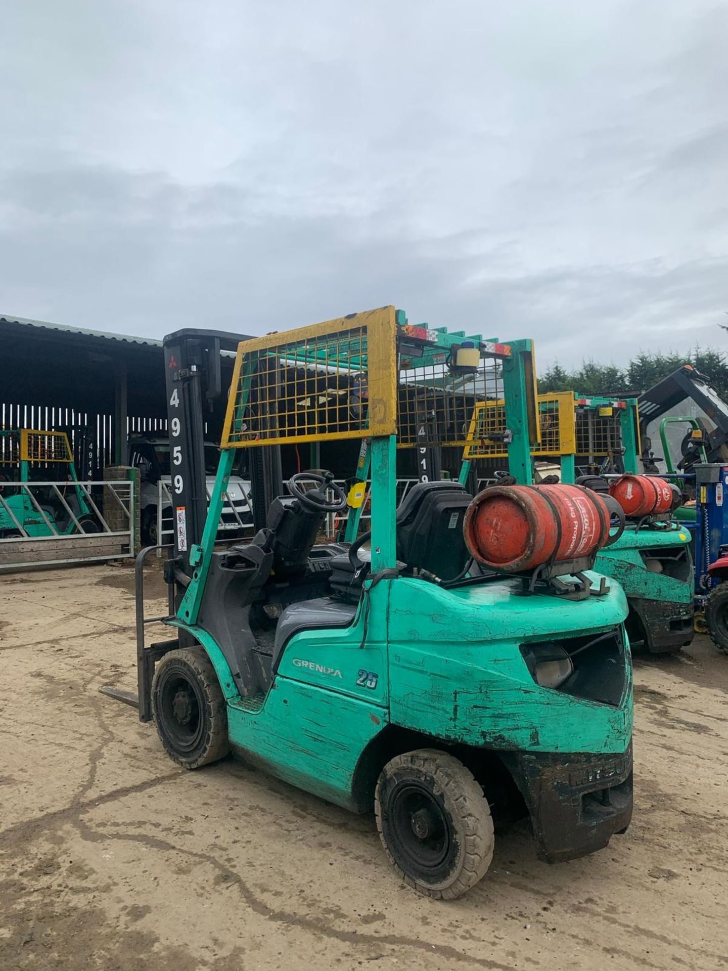 2015 MITSUBISHI FG25NT FORKLIFT, RUNS, DRIVES AND LIFTS, SIDE SHIFT *PLUS VAT* - Image 3 of 5