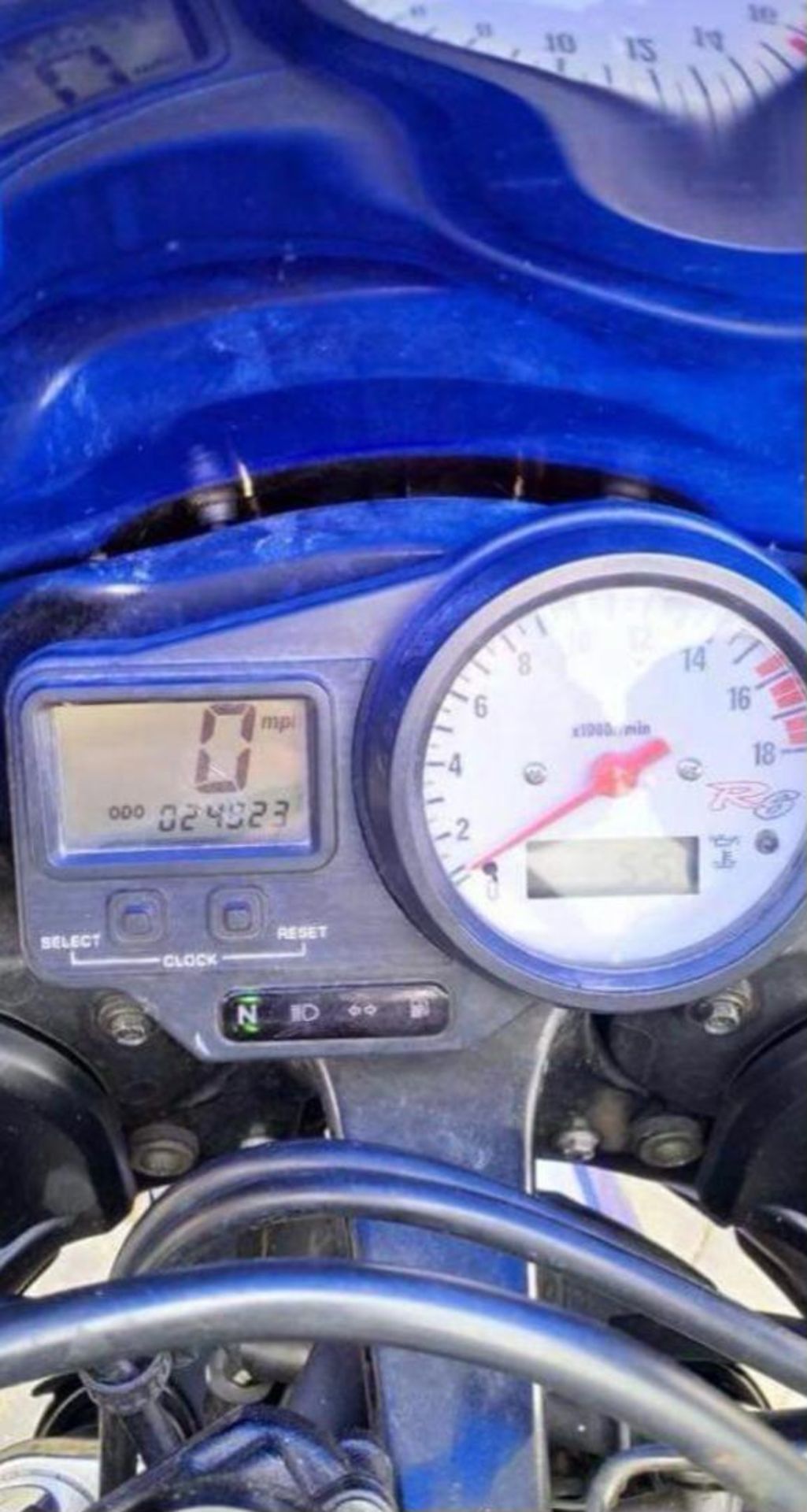 Yamaha R6 motorbike - Image 3 of 4