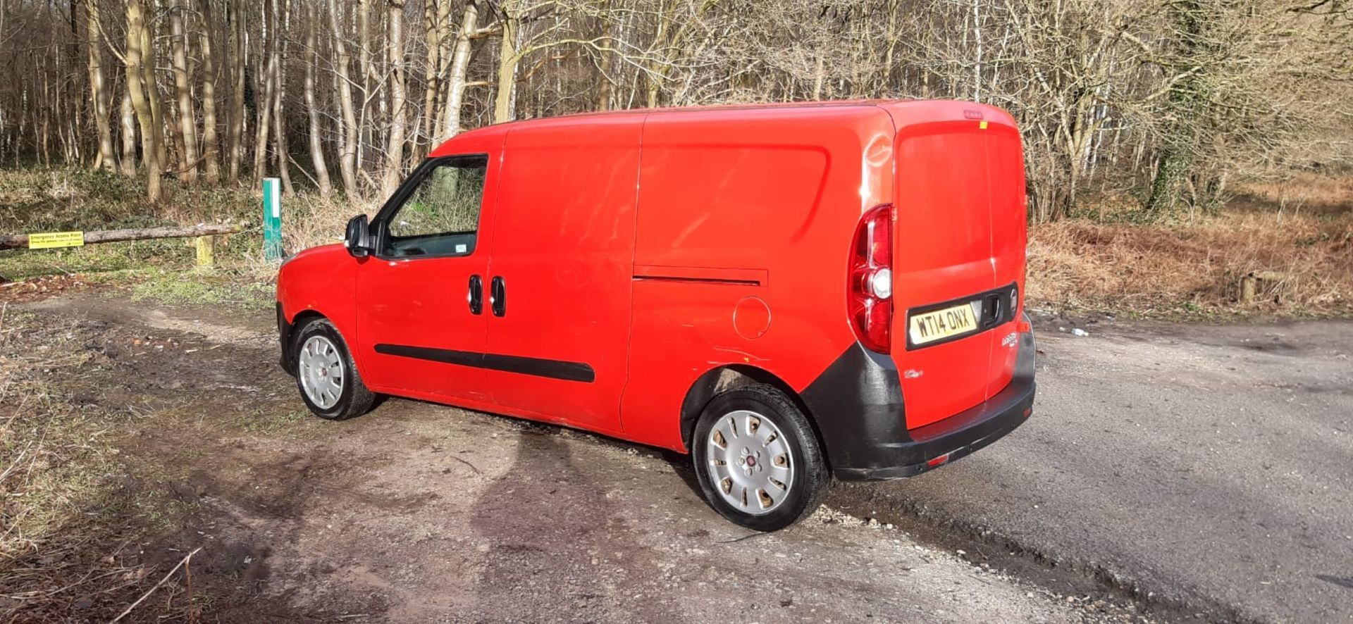 2014/14 REG FIAT DOBLO 16V MULTIJET 1.25 DIESEL RED PANEL VAN, SHOWING 0 FORMER KEEPERS *PLUS VAT* - Image 3 of 11