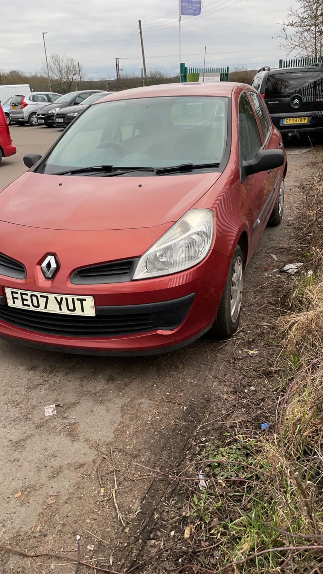 2007/07 REG RENAULT CLIO EXPRESSION 16V 1.4 PETROL RED 5DR HATCHBACK, SHOWING 3 FORMER KEEPERS