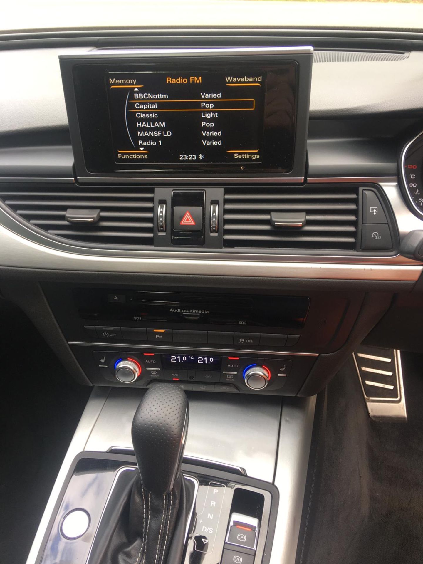 2018/18 REG AUDI A6 S LINE TDI ULTRA SEMI-AUTO 2.0 DIESEL BLACK ESTATE, SHOWING 1 FORMER KEEPER - Image 25 of 33