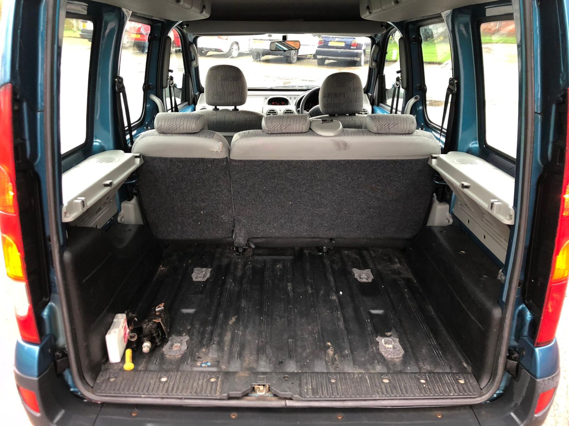 2006/06 REG RENAULT KANGOO EXPRESSION 1.6 PETROL AUTOMATIC BLUE, SHOWING 3 FORMER KEEPERS *no VAT* - Image 7 of 13