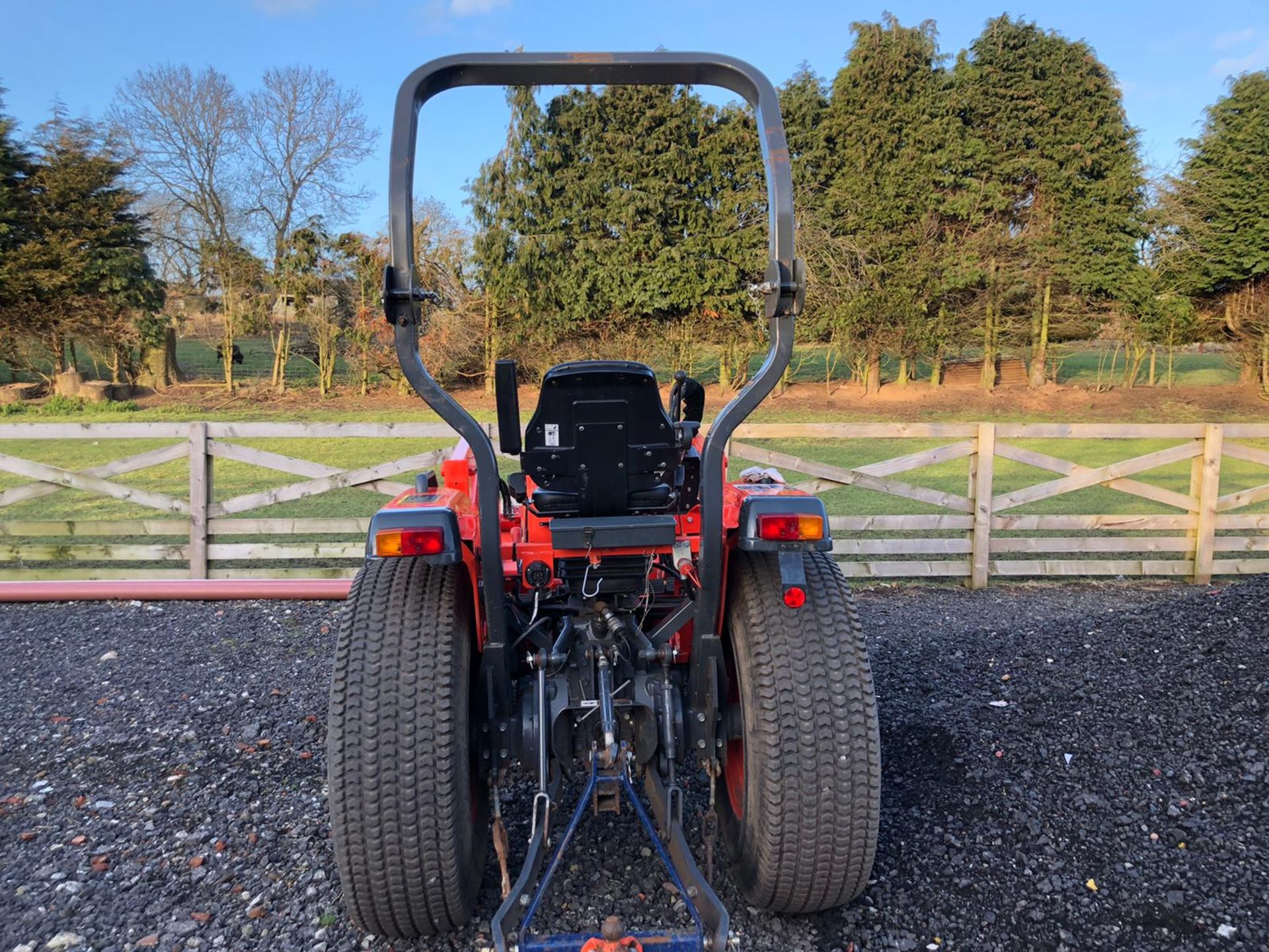 2017 Kubota compact tractor , only 280 hours, light use on a golf course. *no VAT* - Image 6 of 6