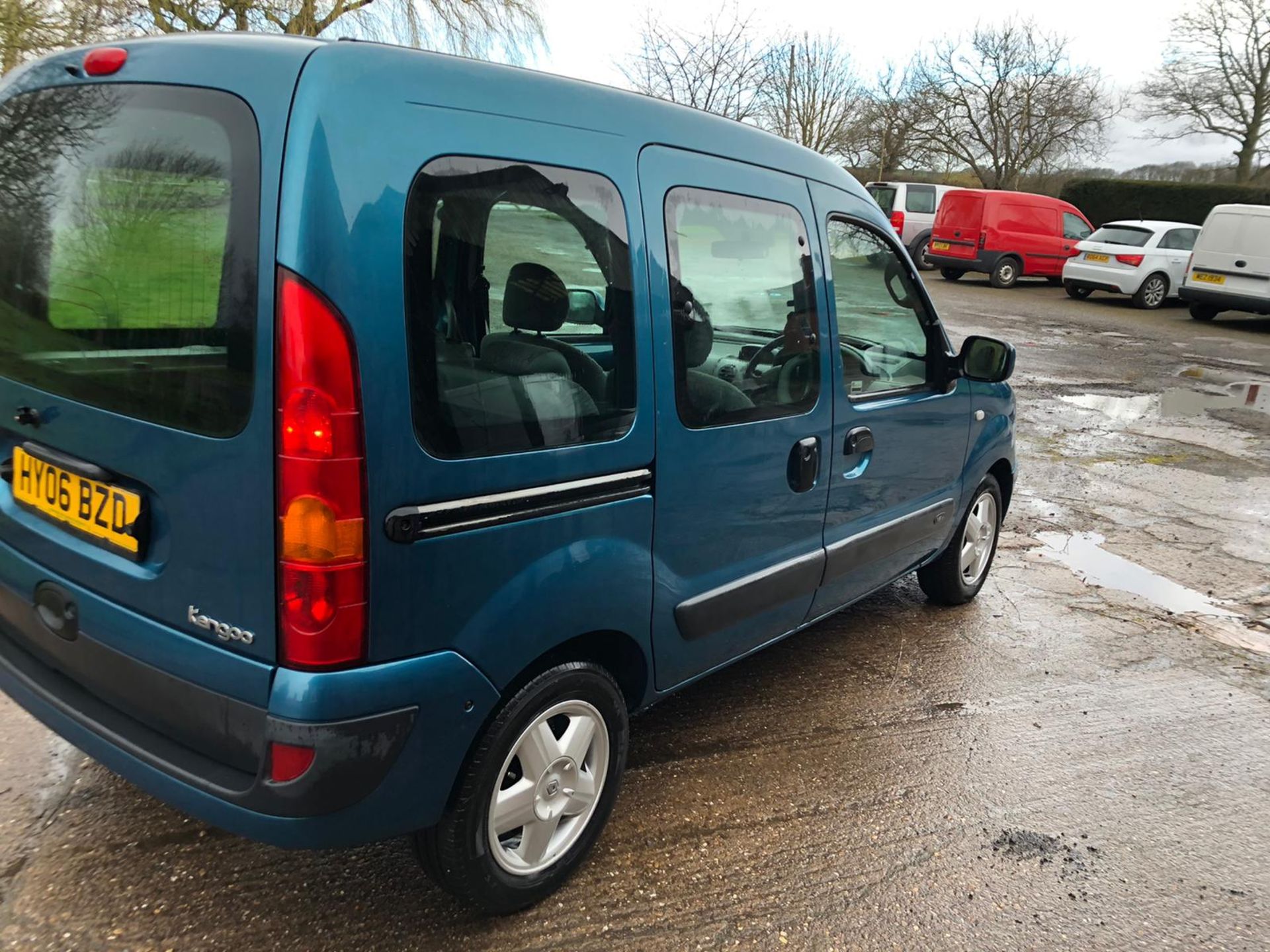 2006/06 REG RENAULT KANGOO EXPRESSION 1.6 PETROL AUTOMATIC BLUE, SHOWING 3 FORMER KEEPERS *no VAT* - Image 6 of 13