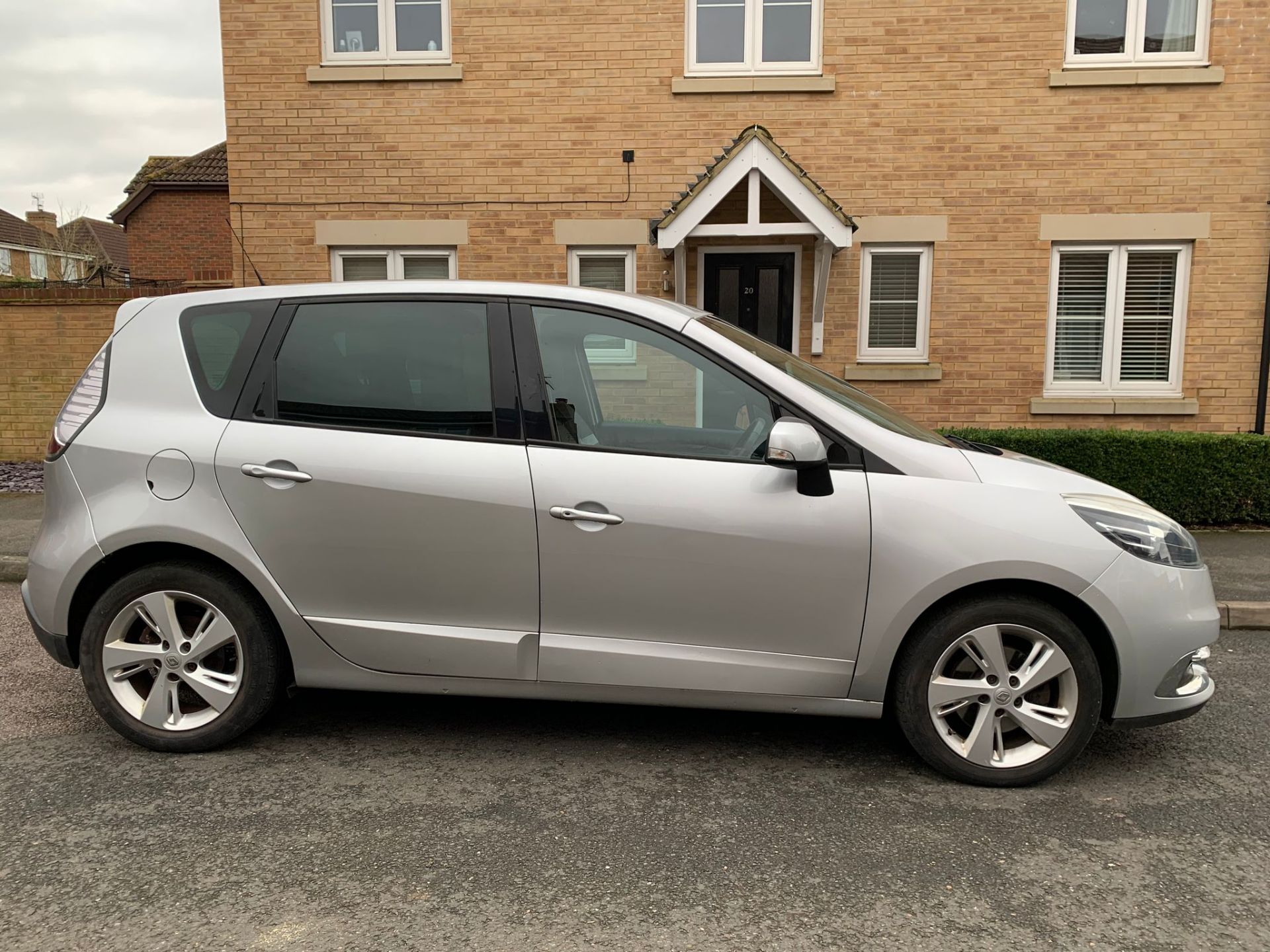 2012/12 REG RENAULT SCENIC DYNAMIQUE TOMTOM DCI SA 1.5 DIESEL SILVER, SHOWING 1 FORMER KEEPER NO VAT - Image 7 of 18