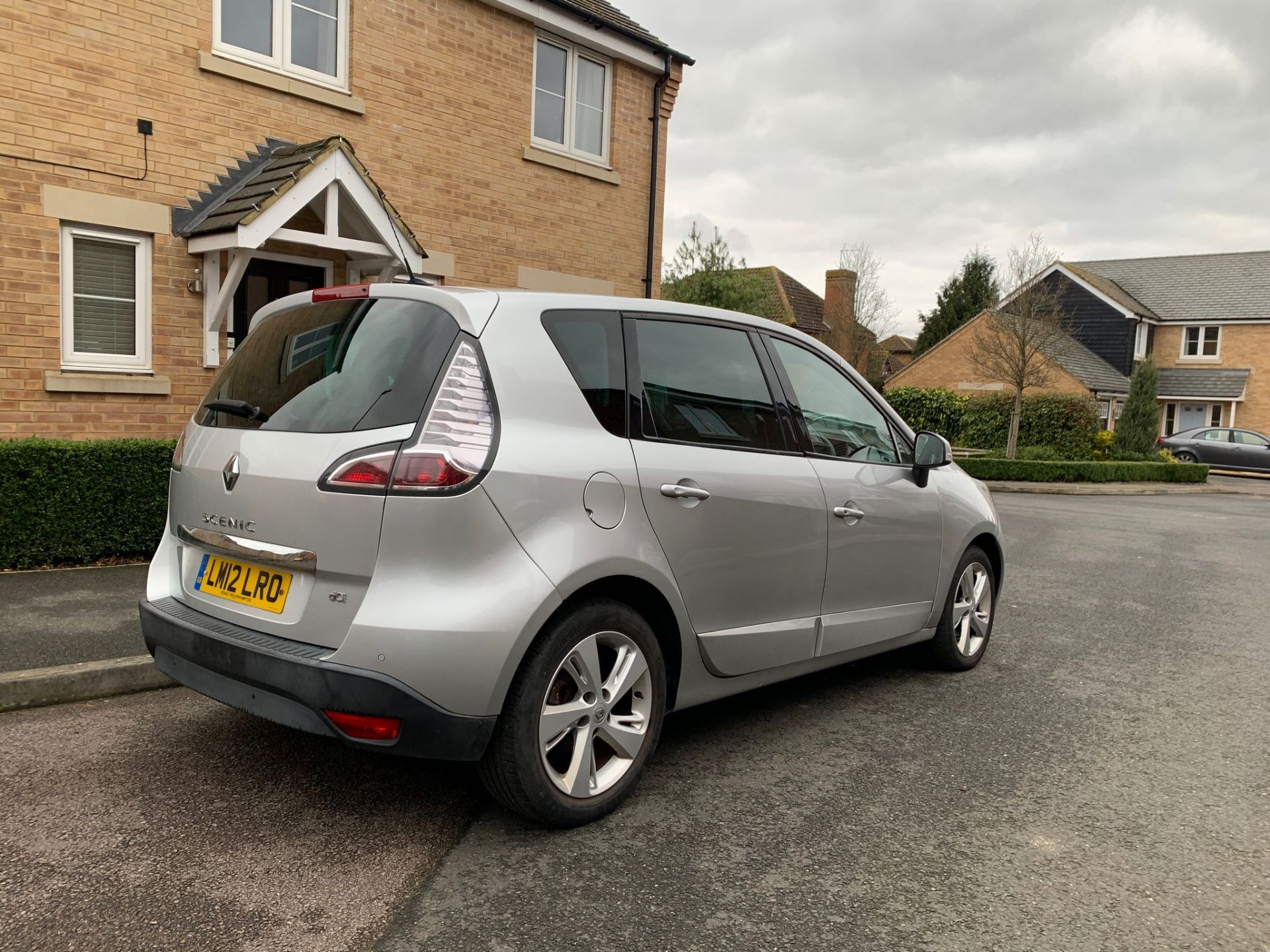 2012/12 REG RENAULT SCENIC DYNAMIQUE TOMTOM DCI SA 1.5 DIESEL SILVER, SHOWING 1 FORMER KEEPER NO VAT - Image 6 of 18