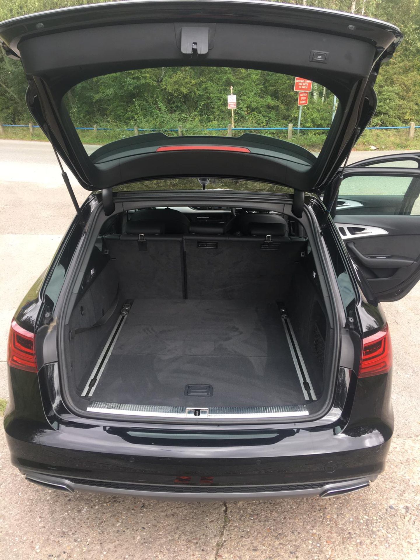 2018/18 REG AUDI A6 S LINE TDI ULTRA SEMI-AUTO 2.0 DIESEL BLACK ESTATE, SHOWING 1 FORMER KEEPER - Image 13 of 33