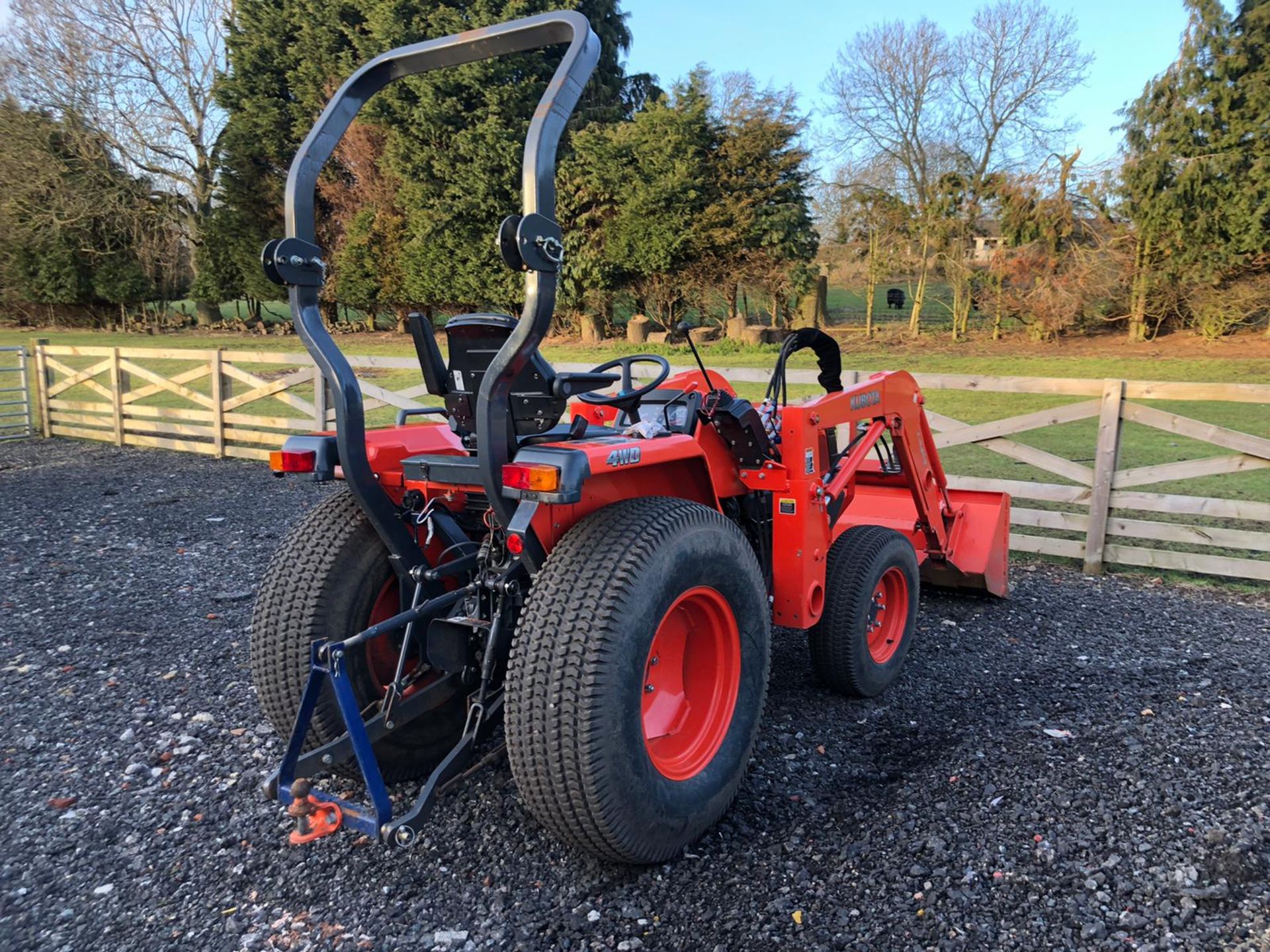 2017 Kubota compact tractor , only 280 hours, light use on a golf course. *no VAT* - Image 2 of 6