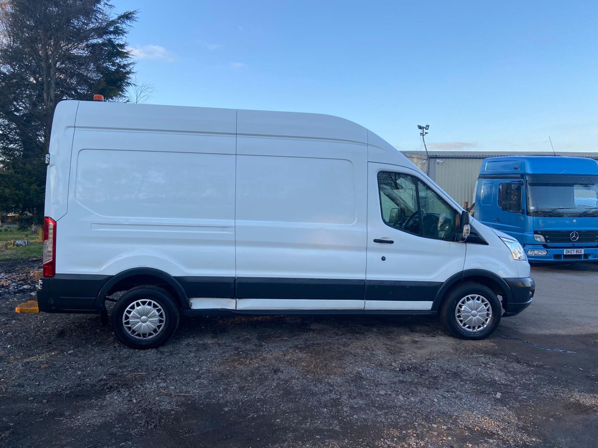 2015/65 REG FORD TRANSIT 350 2.2 DIESEL WHITE PANEL VAN, SHOWING 0 FORMER KEEPERS *PLUS VAT* - Image 6 of 9