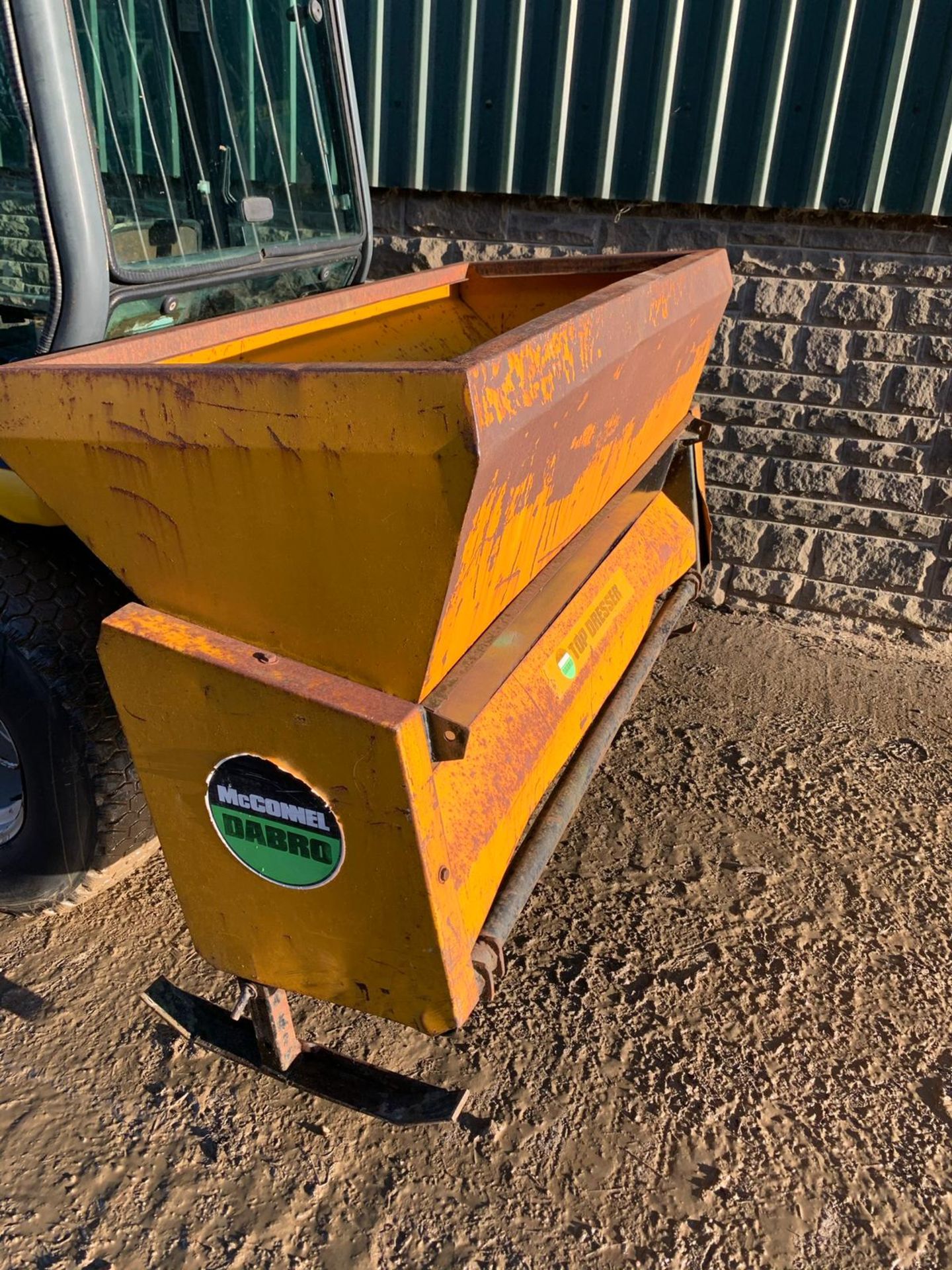 MCCONNELL DABRO SPREADER, SUITABLE FOR 3 POINT LINKAGE, IN USED BUT GOOD CONDITION *PLUS VAT* - Image 3 of 4