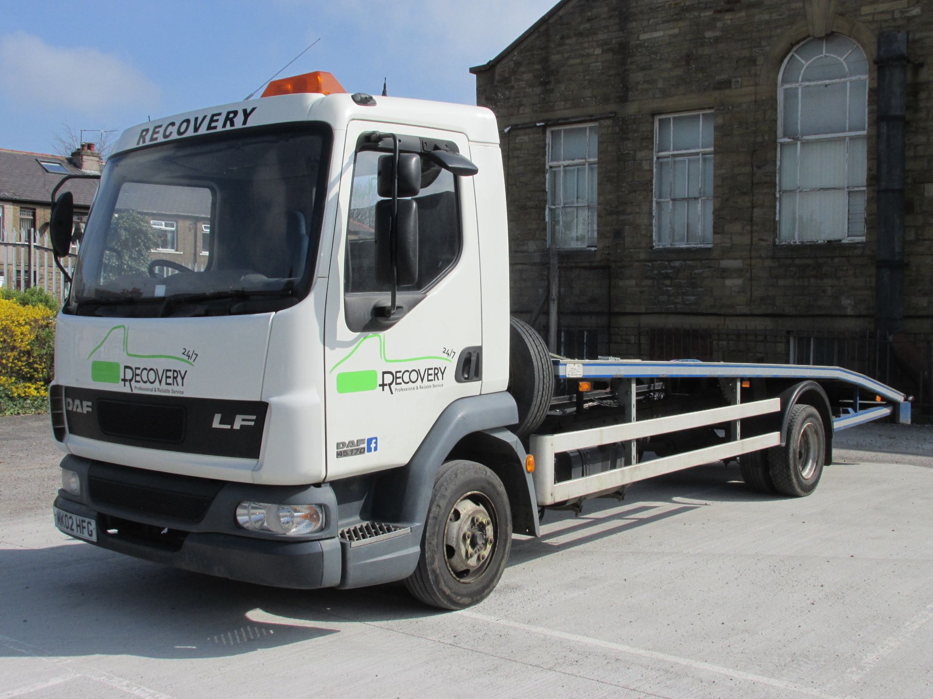 2002/02 REG DAF TRUCKS FA LF45.170 ROGER DYSON RECOVERY LORRY, SHOWING 4 FORMER KEEPERS - Image 3 of 12