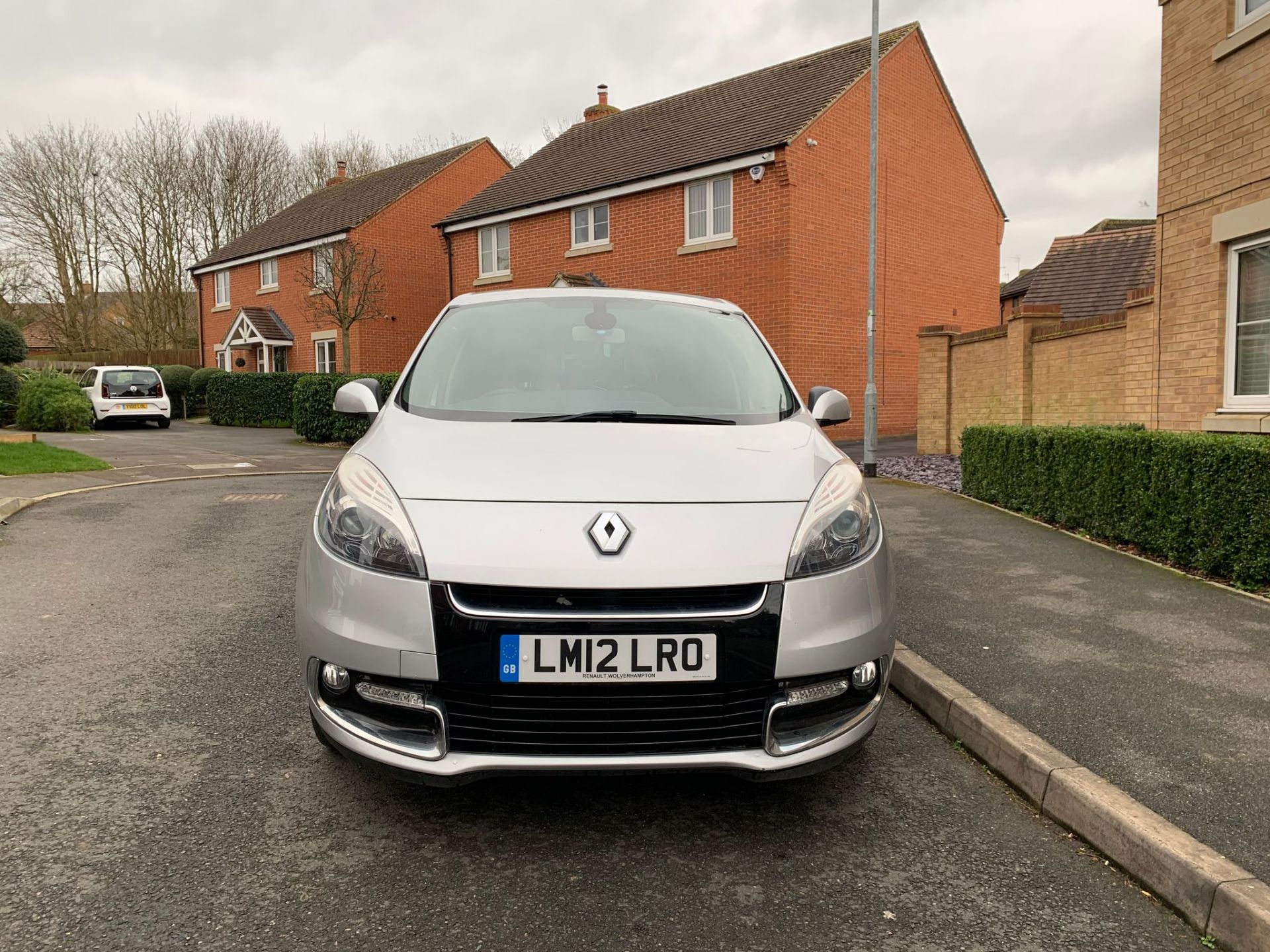 2012/12 REG RENAULT SCENIC DYNAMIQUE TOMTOM DCI SA 1.5 DIESEL SILVER, SHOWING 1 FORMER KEEPER NO VAT - Image 2 of 18