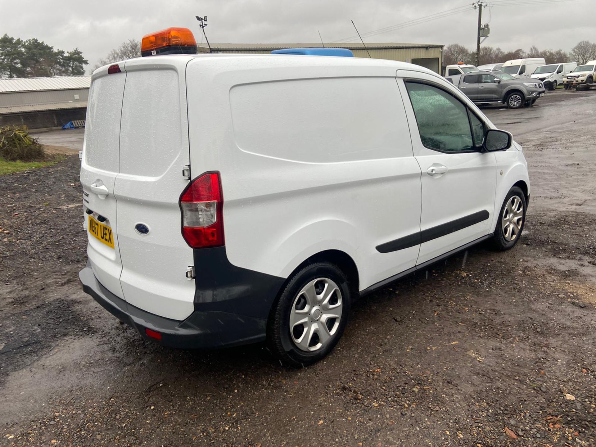 2017/67 REG FORD TRANSIT COURIER TREND TDCI 1.5 DIESEL WHITE PANEL VAN, SHOWING 0 FORMER KEEPERS - Image 7 of 12