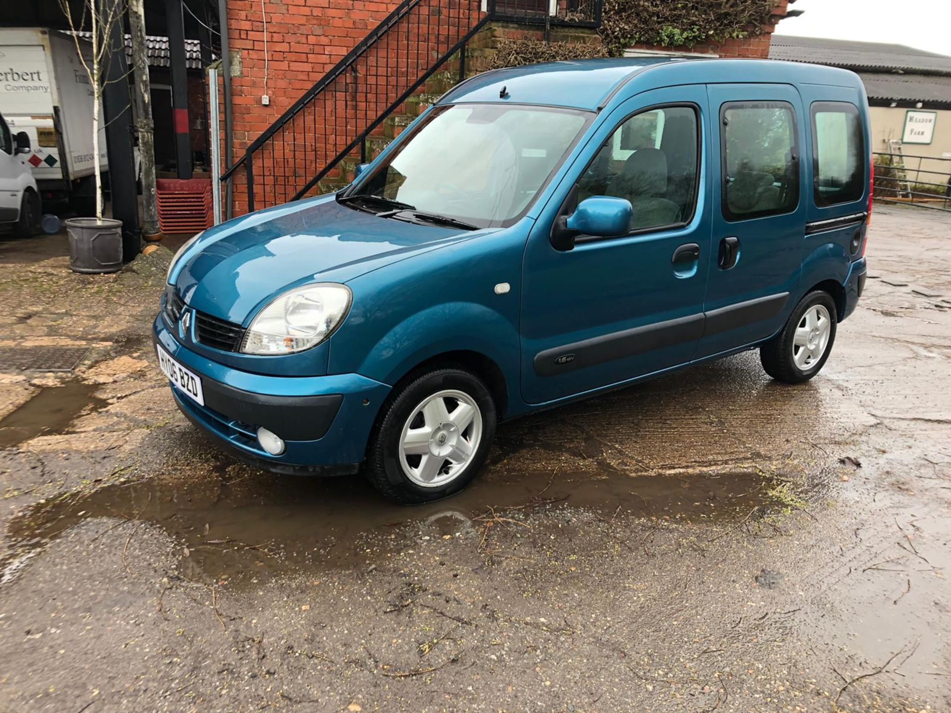 2006/06 REG RENAULT KANGOO EXPRESSION 1.6 PETROL AUTOMATIC BLUE, SHOWING 3 FORMER KEEPERS *no VAT* - Image 3 of 13