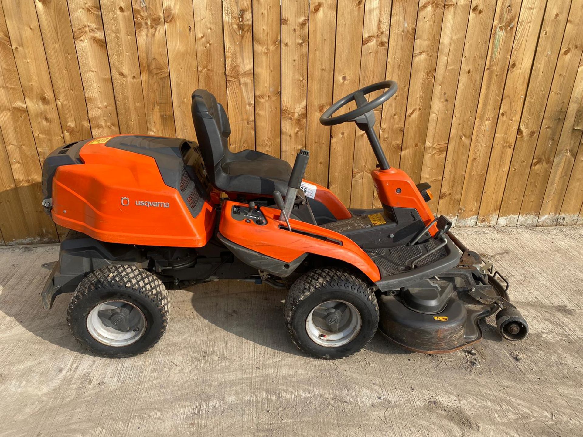 2015 HUSQVARNA R216 4WD RIDE ON MOWER, DIRECT EX COUNCIL, ONLY 544 HOURS *PLUS VAT* - Image 2 of 7