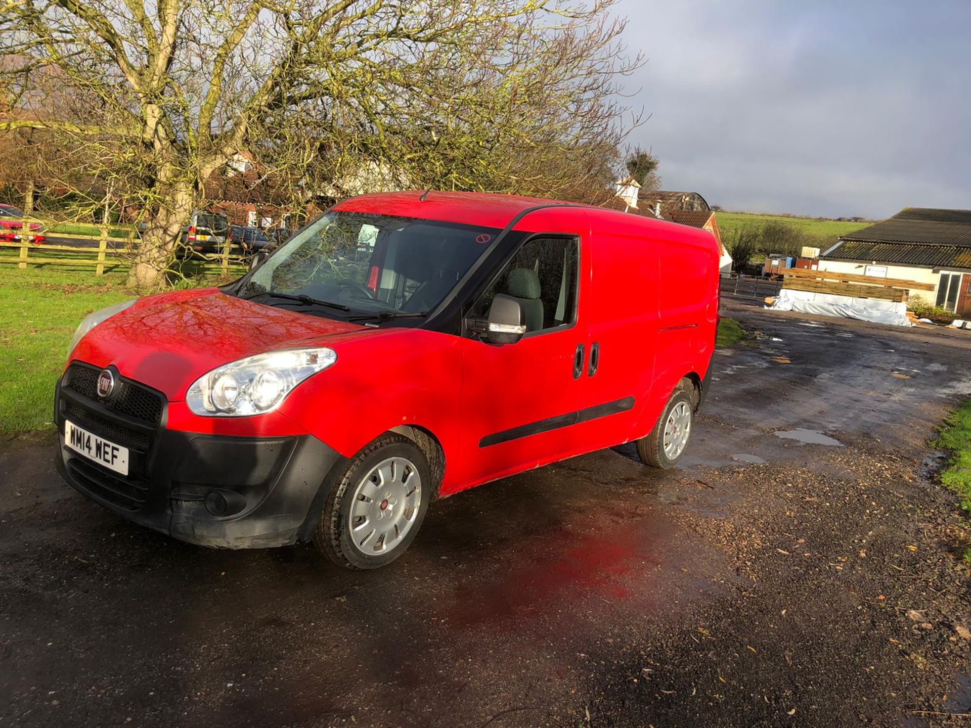 2014/14 REG FIAT DOBLO 16V MULTIJET 1.25 DIESEL RED PANEL VAN, SHOWING 0 FORMER KEEPERS *PLUS VAT* - Image 3 of 12