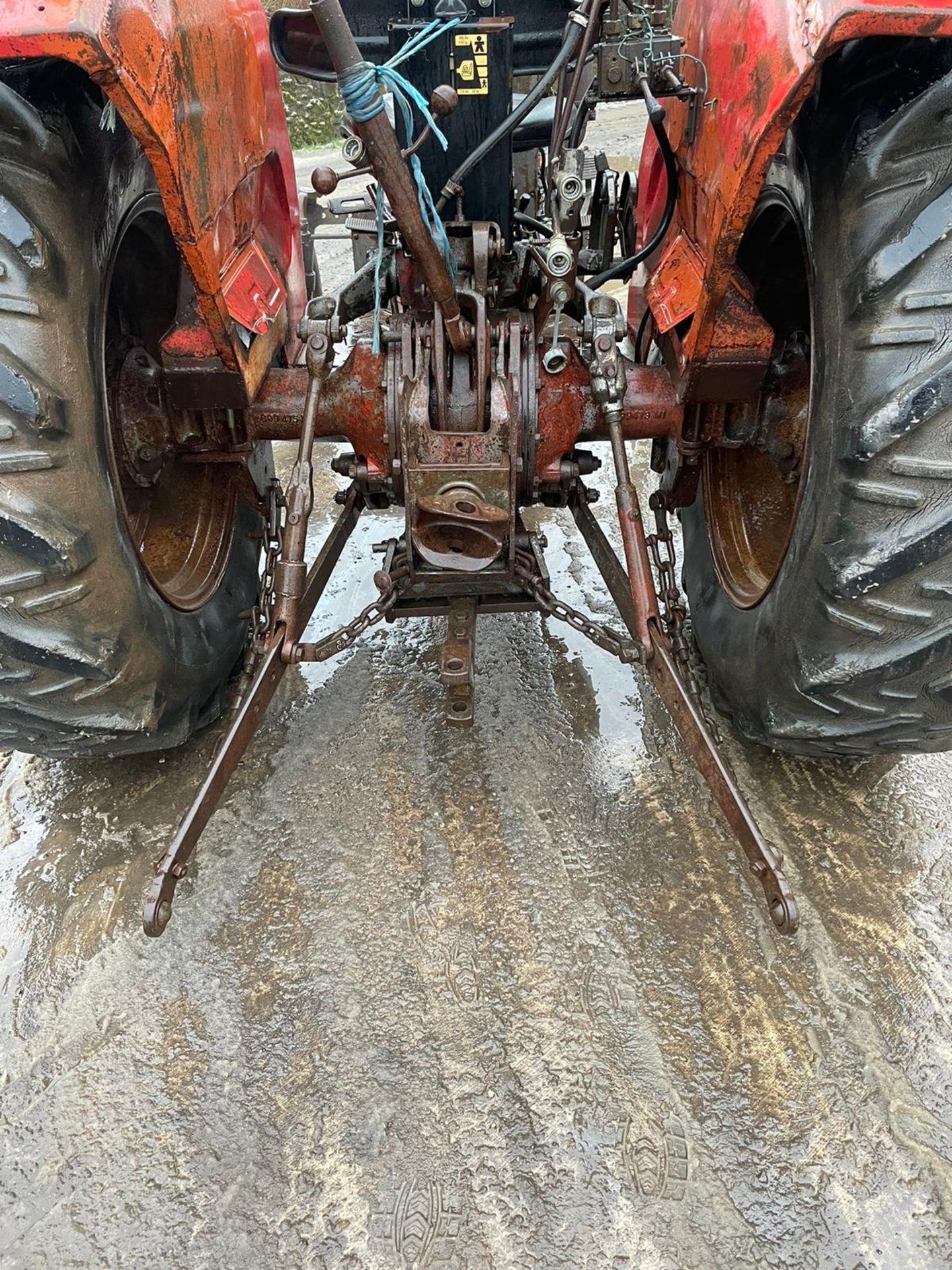 MASSEY FERGUSON 178 TRACTOR, RUNS AND DRIVES GOOD MACHINE *PLUS VAT* - Image 6 of 9