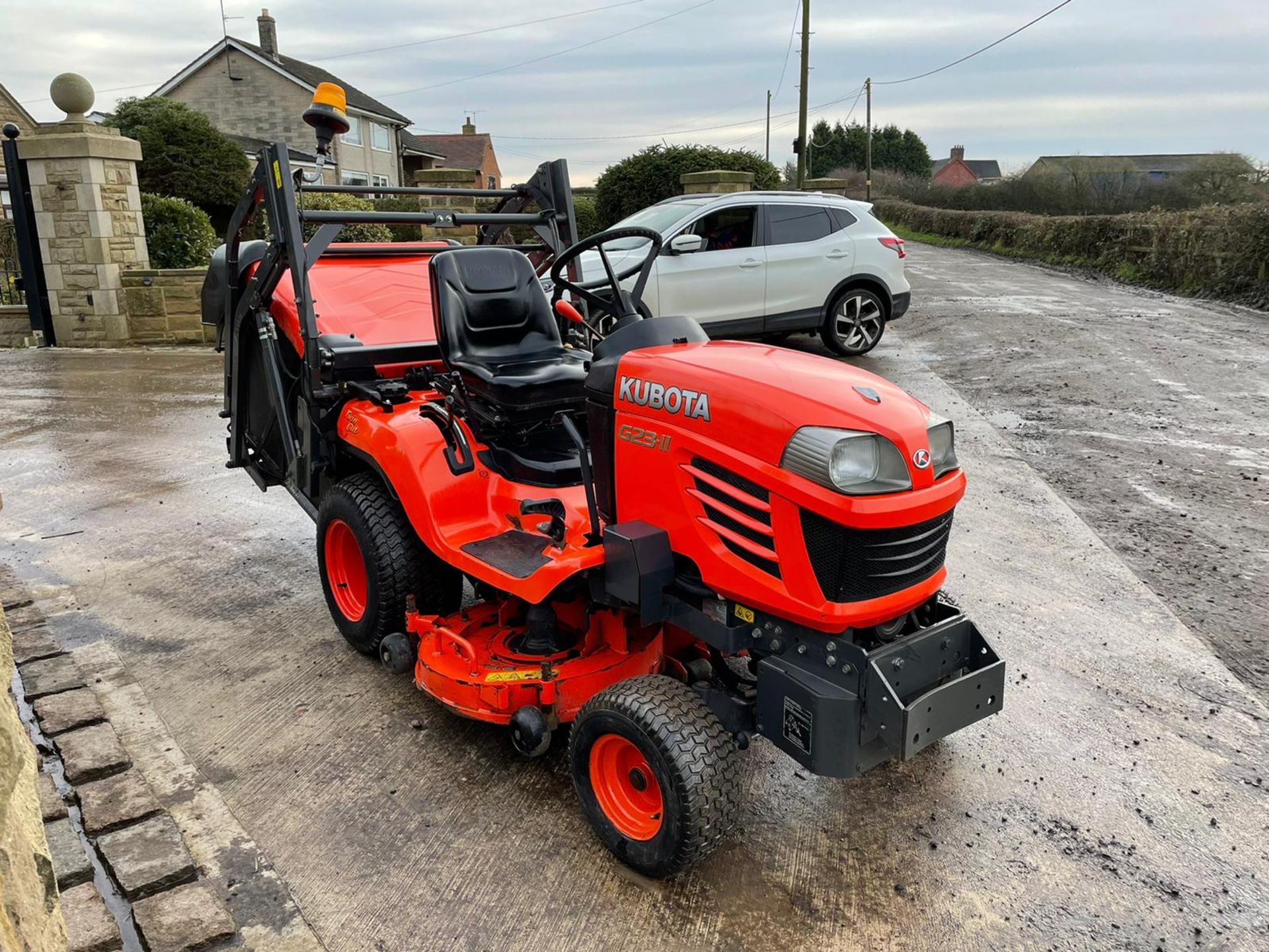 2013/62 KUBOTA G23-II HD RIDE ON MOWER, RUNS, DRIVES, CUTS, CLEAN MACHINE, HIGH TIP DUMP *PLUS VAT* - Image 2 of 6