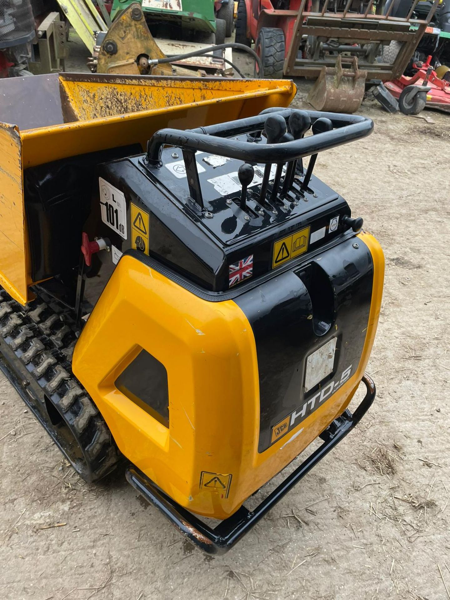 2019 JCB HTD-5 TRACKED DUMPER, RUNS, DRIVES AND TIPS, IN USED BUT GREAT CONDITION *PLUS VAT* - Image 9 of 9