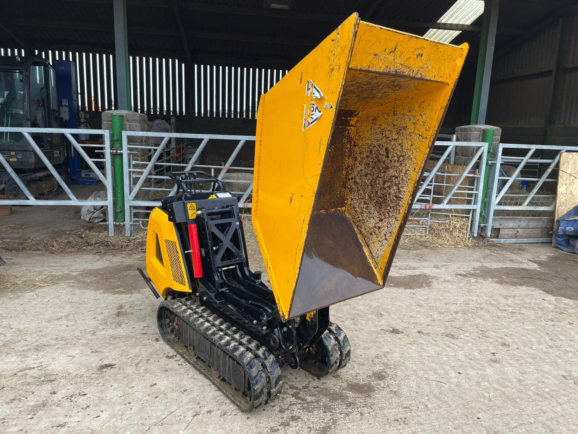 2019 JCB HTD-5 TRACKED DUMPER, RUNS, DRIVES AND TIPS, IN USED BUT GREAT CONDITION *PLUS VAT* - Image 4 of 9