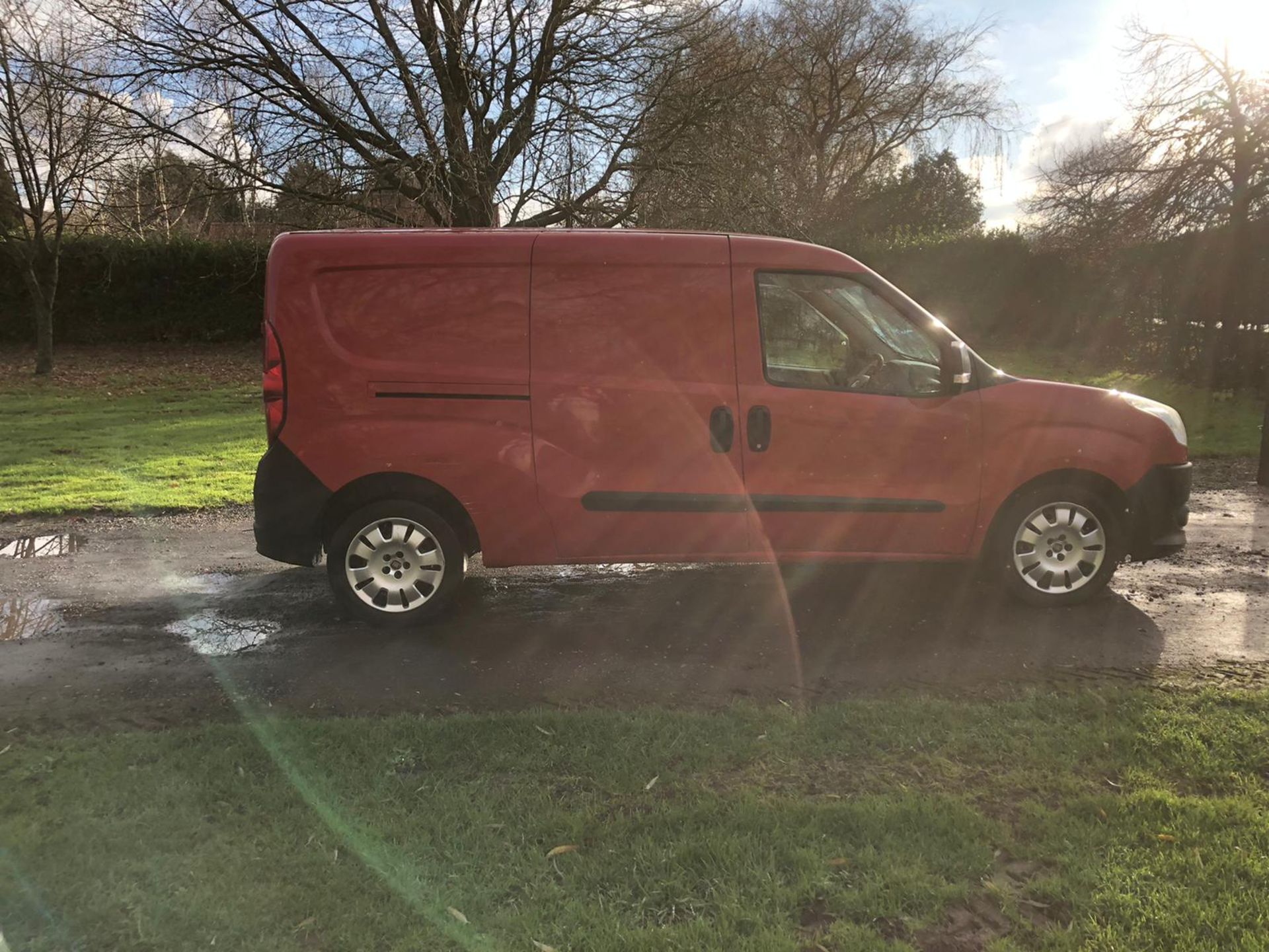 2014/14 REG FIAT DOBLO 16V MULTIJET 1.25 DIESEL RED PANEL VAN, SHOWING 0 FORMER KEEPERS *PLUS VAT* - Image 7 of 12