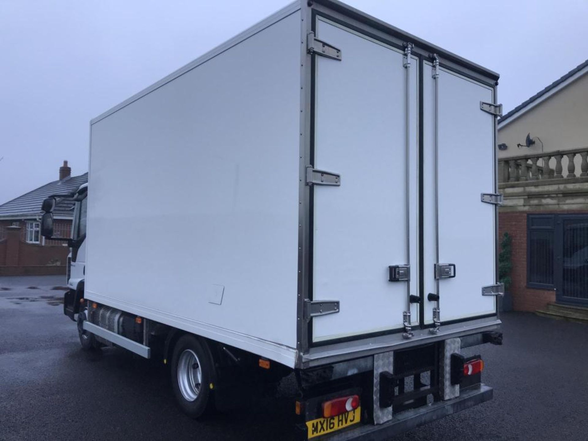 2016/16 REG IVECO EUROCARGO 75E16P REFRIGERATED LORRY EURO 6 NEW MODEL, AUTOMATIC GEARBOX *PLUS VAT* - Image 3 of 14