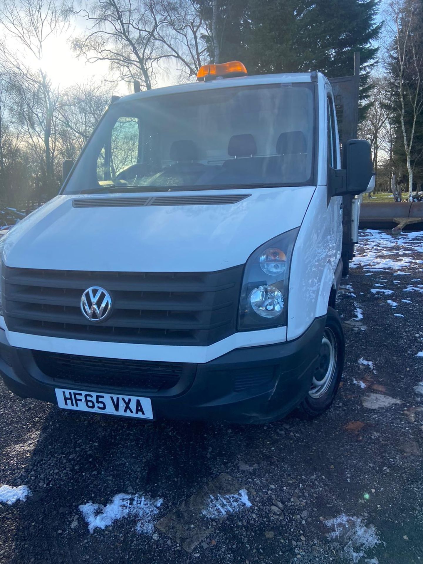2015/65 REG VOLKSWAGEN CRAFTER CR35 TDI 2.0 DIESEL WHITE DROPSIDE LORRY, SHOWING 1 FORMER KEEPER - Image 2 of 9