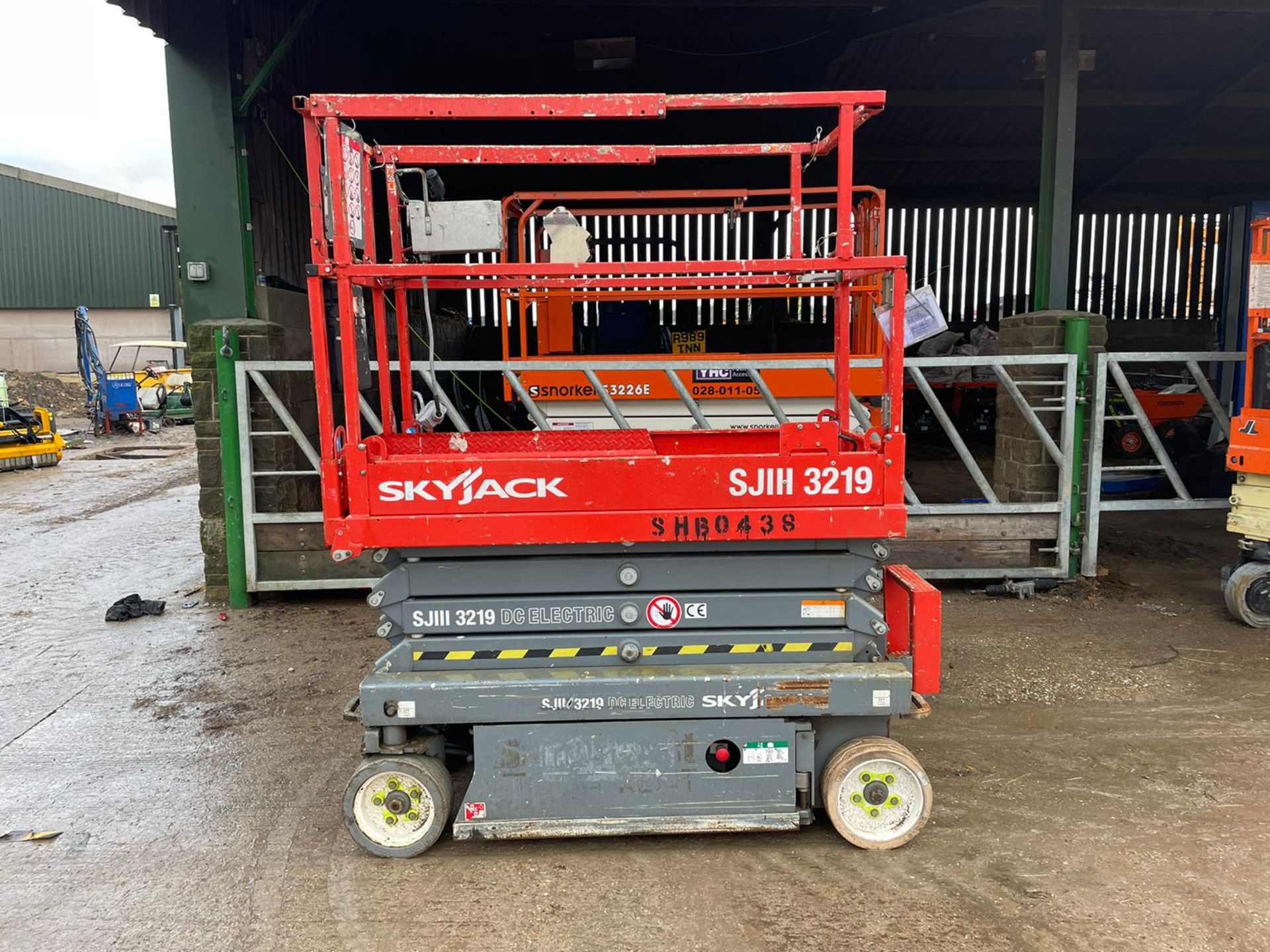 2013 Skyjack SJIII-3219 Electric Scissor Lift Drives And Lifts *PLUS VAT* - Image 7 of 7