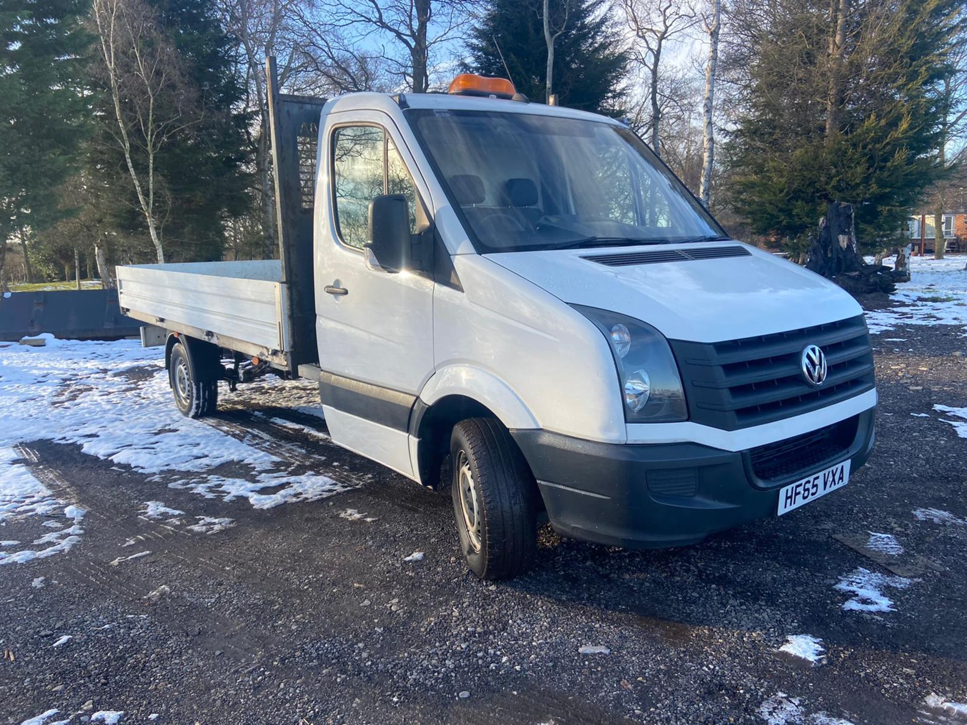 2015/65 REG VOLKSWAGEN CRAFTER CR35 TDI 2.0 DIESEL WHITE DROPSIDE LORRY, SHOWING 1 FORMER KEEPER