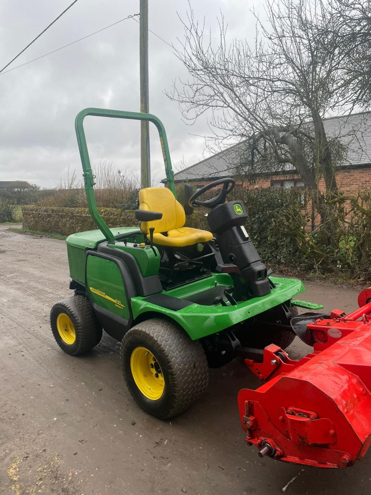 JOHN DEERE 1545 SERIES 2 4x4 WITH FLAIL ATTACHMENT ROAD REGISTERED *PLUS VAT* - Image 2 of 6