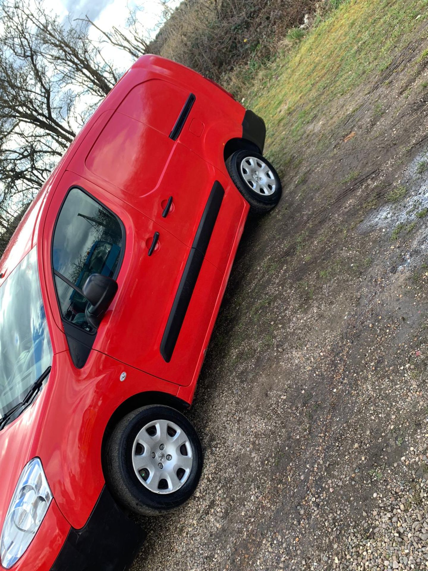 2015/15 REG PEUGEOT PARTNER 750 S L2 HDI 1.6 DIESEL RED PANEL VAN, SHOWING 0 FORMER KEEPERS *NO VAT* - Image 3 of 11