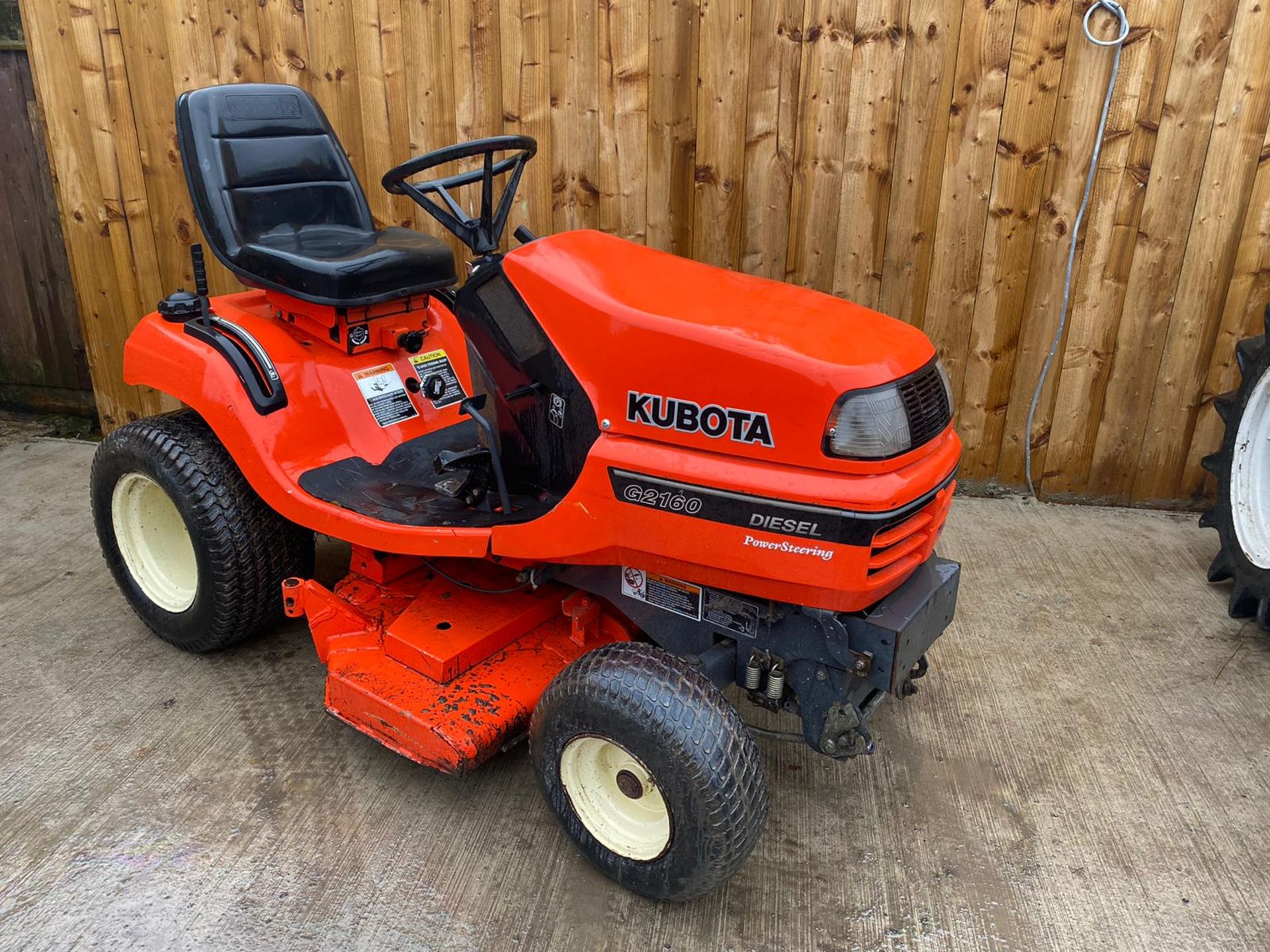 2009 KUBOTA G2160 DIESEL RIDE ON MOWER, IN EXCELLENT CONDITION, 1 OWNER FROM NEW *PLUS VAT* - Image 7 of 8