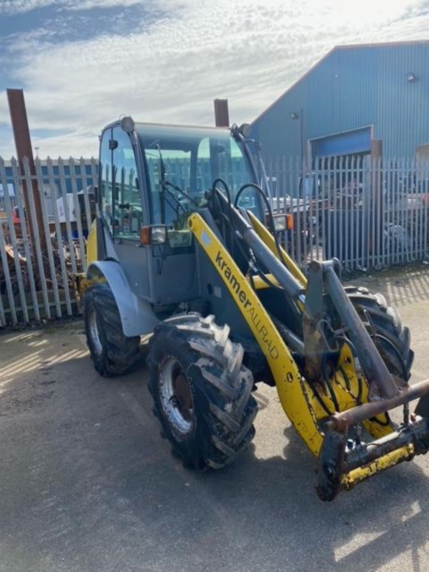 KRAMER ALRADD 750 WHEEL LOADER, 4 X NEW TYRES, SHOWING 8650 HOURS *PLUS VAT* - Image 3 of 9