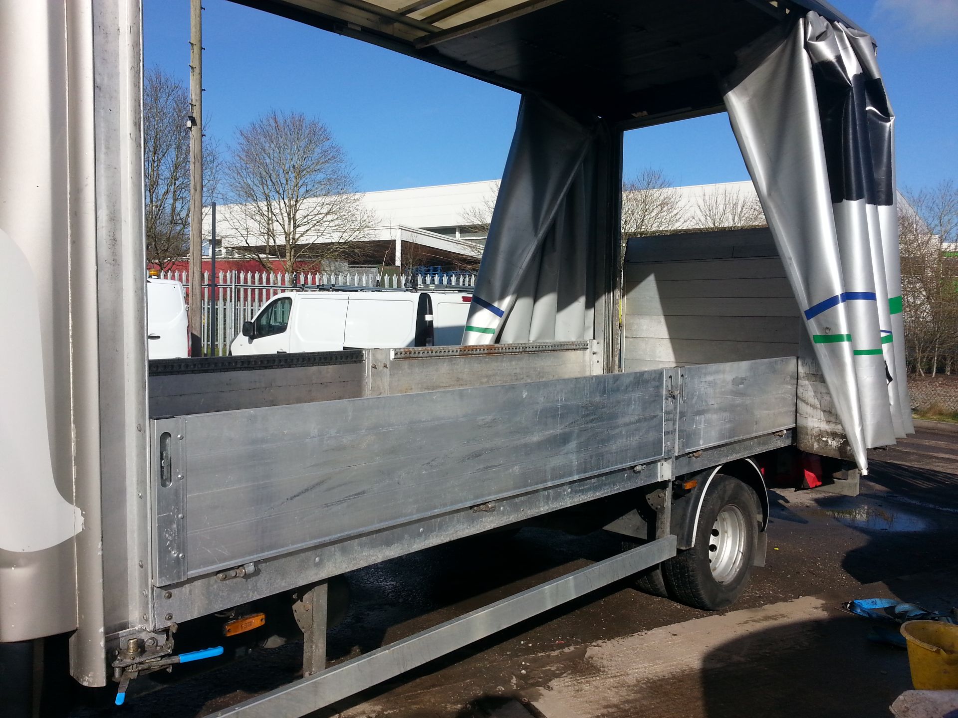 2017/66 REG IVECO DAILY 70C17 3.0 DIESEL CURTAIN SIDED VAN, SHOWING 0 FORMER KEEPERS *PLUS VAT* - Image 4 of 11