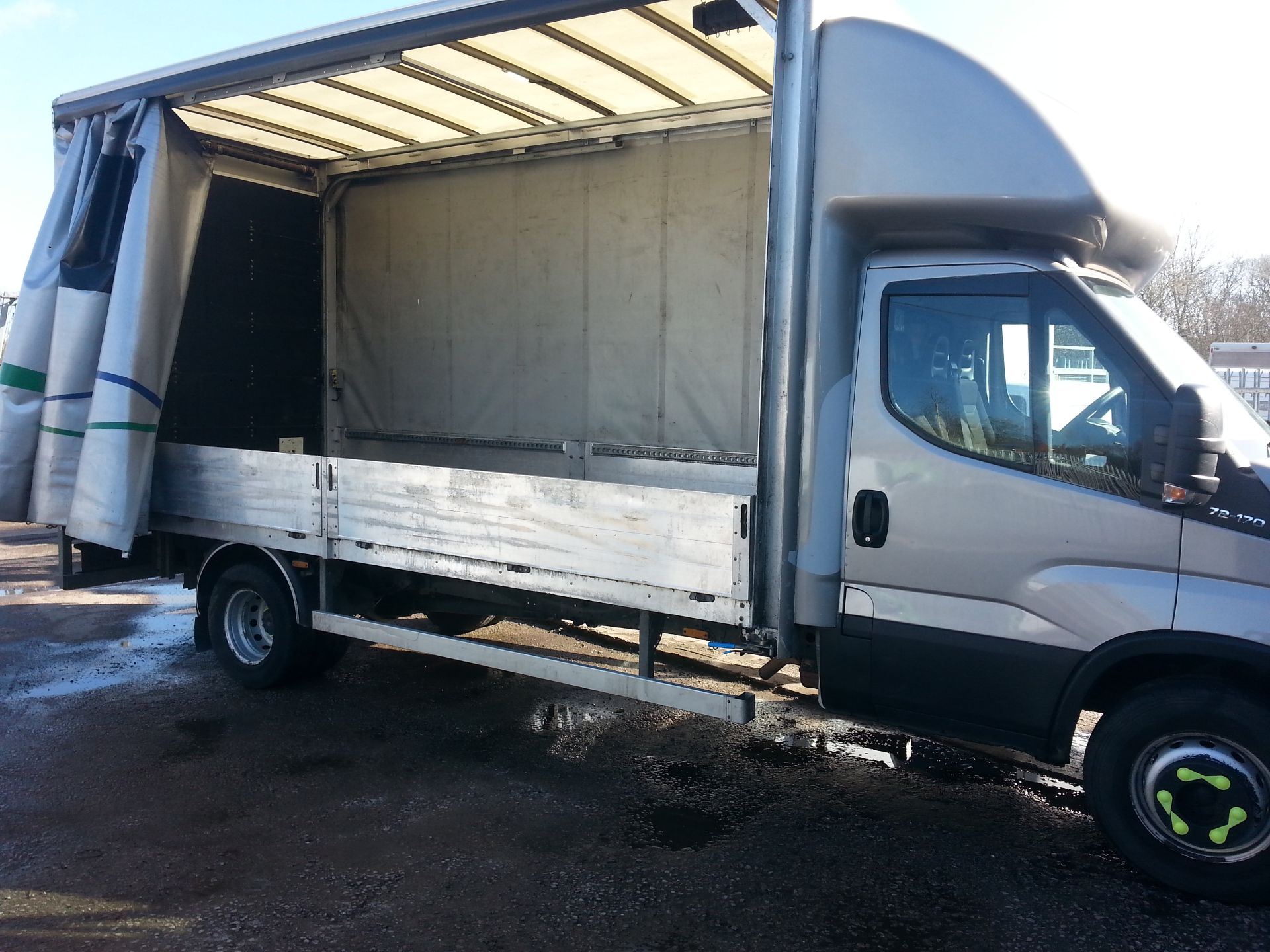 2017/66 REG IVECO DAILY 70C17 3.0 DIESEL CURTAIN SIDED VAN, SHOWING 0 FORMER KEEPERS *PLUS VAT* - Image 5 of 11