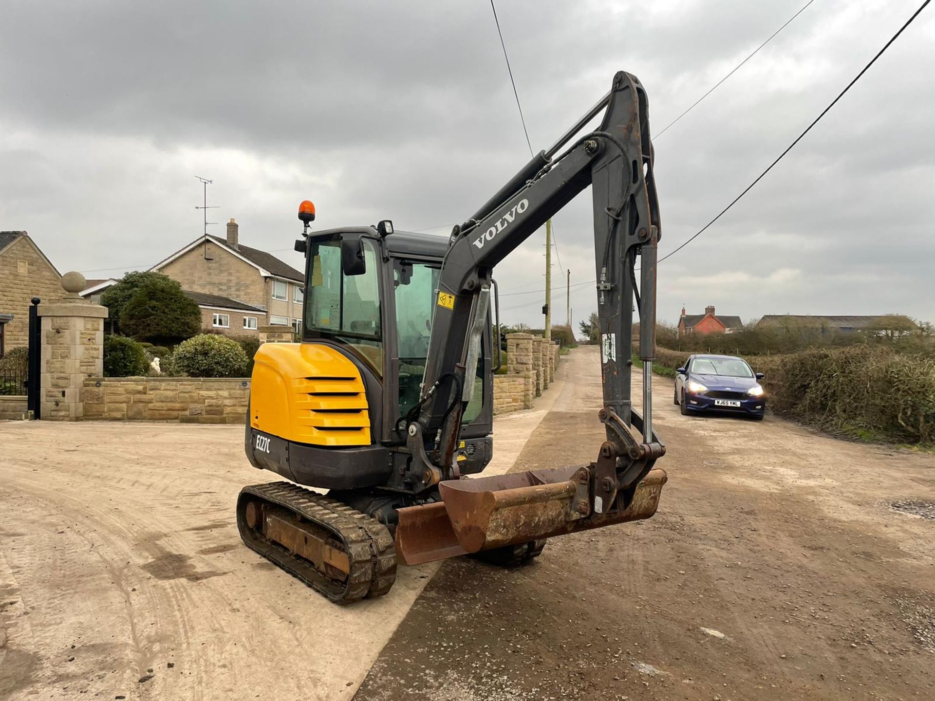 2016 VOLVO EC27 EXCAVATOR, RUNS, DRIVES AND DIGS, LOW 2870 HOURS, QUICK HITCH *PLUS VAT* - Image 6 of 8