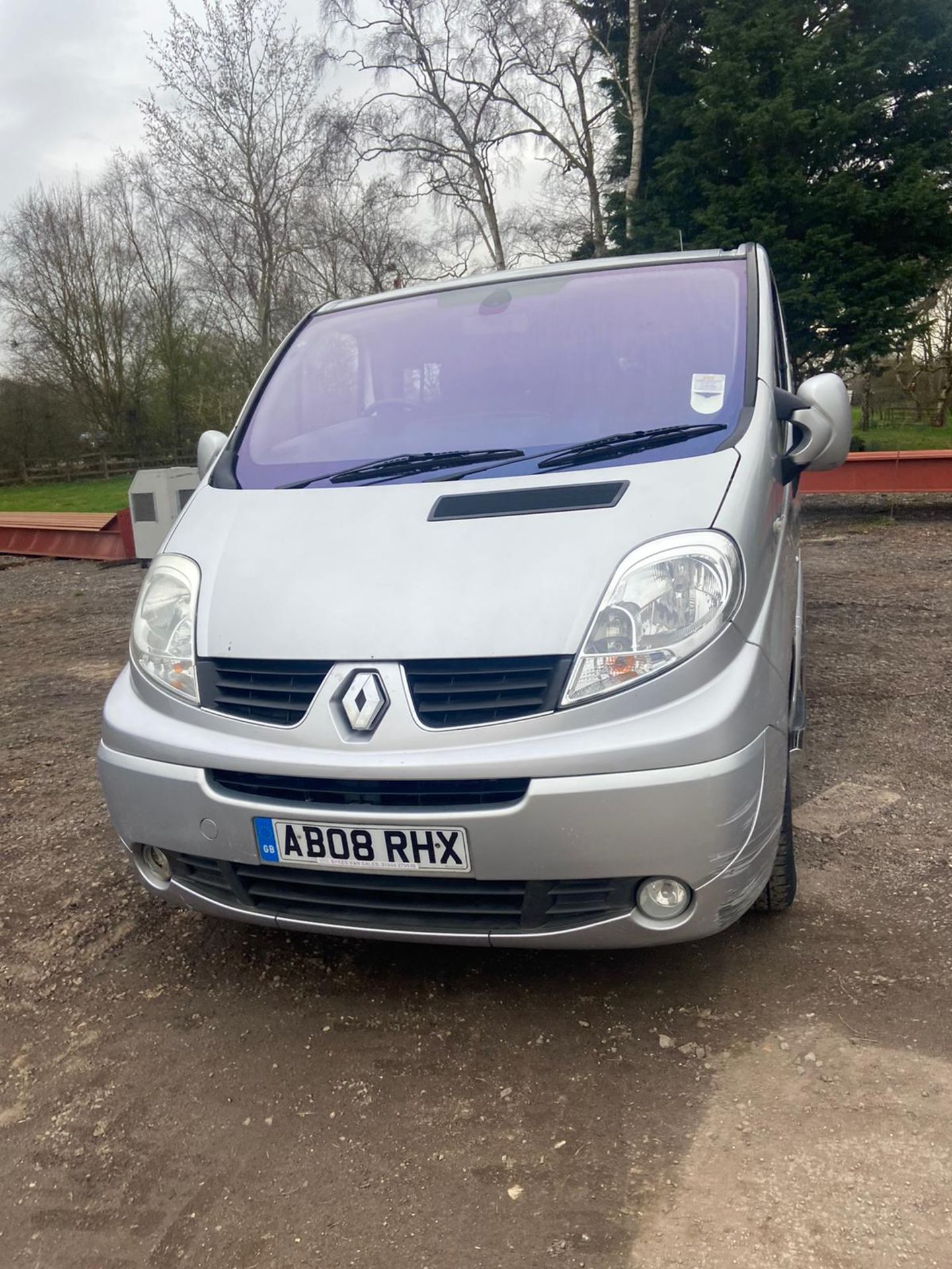 2008/08 REG RENAULT TRAFIC LL29+ DCI 115 2.0 DIESEL SILVER PANEL VAN, SHOWING 2 FORMER KEEPERS - Image 2 of 12