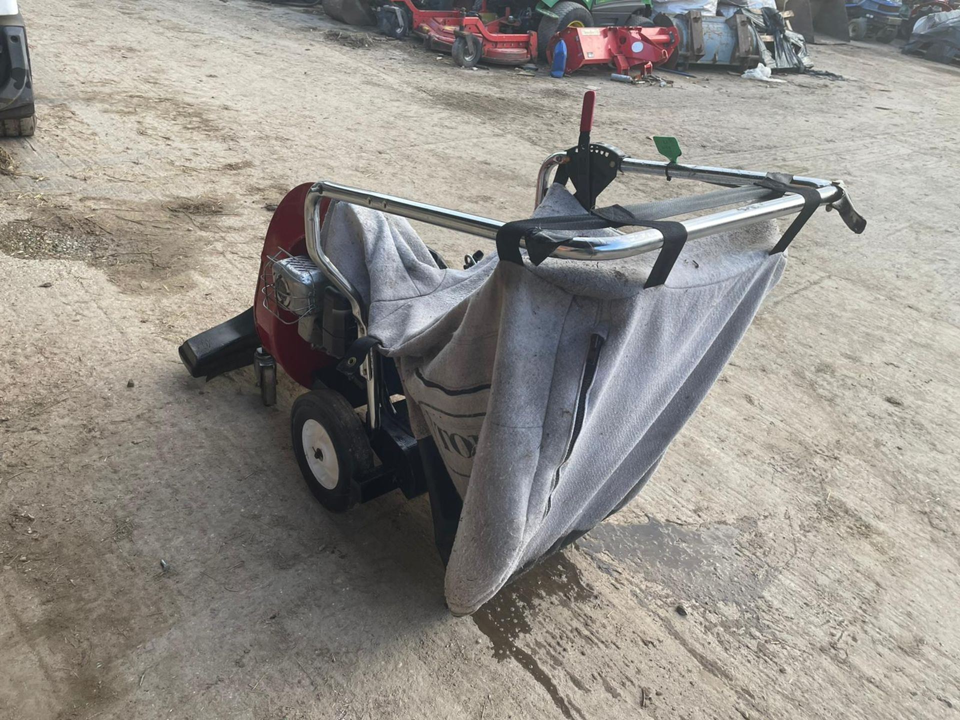 TORO VACCUM BLOWER, SELF PROPELLED, IN USED BUT GOOD CONDITION *PLUS VAT* - Image 6 of 7