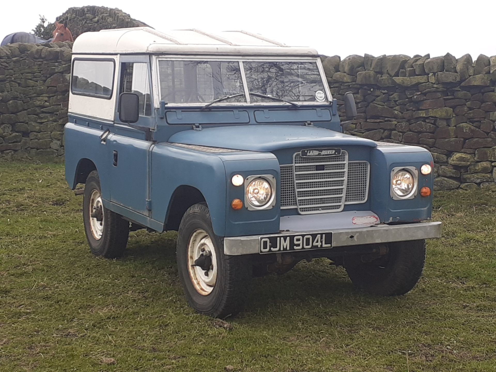 1972 LAND ROVER 88" - 4 CYL 2.5 DIESEL NATURALLY ASPIRATED, DRIVES AS IT SHOULD, WONDERFUL PATINA - Image 2 of 15