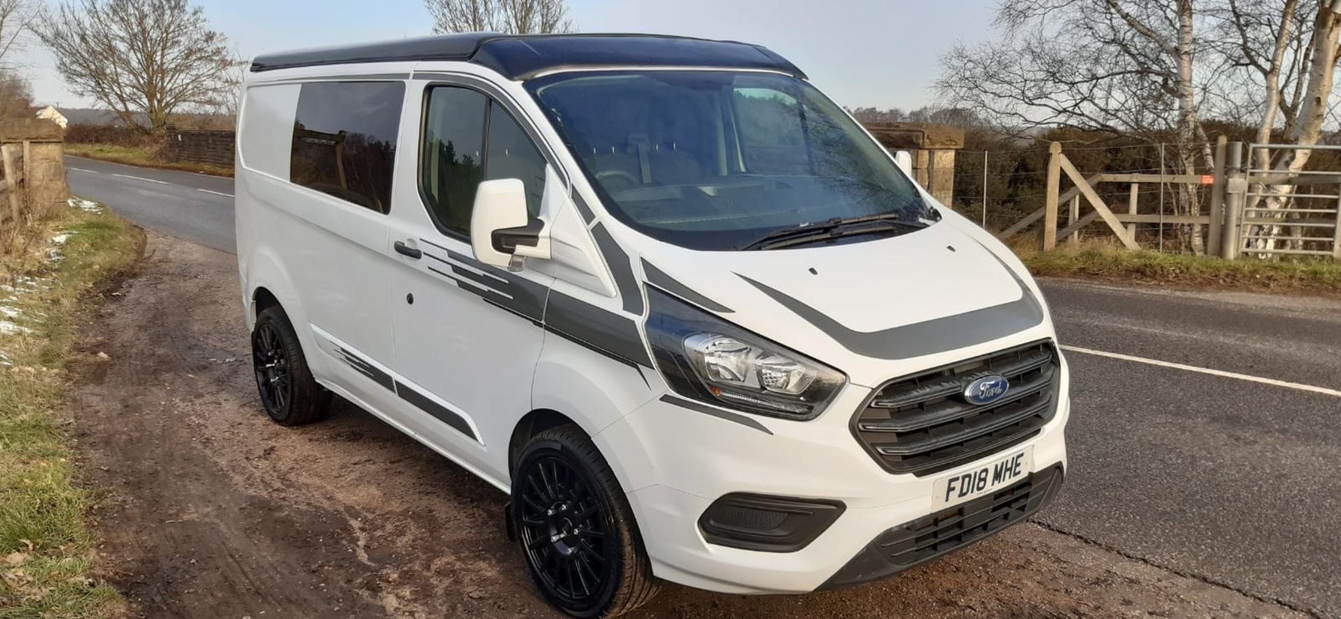 2018/18 REG FORD TRANIST CUSTOM 300 BASE 2.0 DIESEL WHITE PANEL VAN, SHOWING 0 FORMER KEEPERS - Image 2 of 22