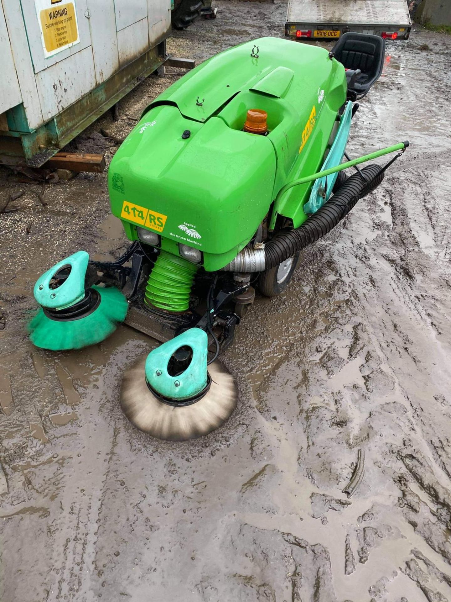 GREEN MACHINE 414/RS RIDE ON SWEEPER, RUNS, DRIVES AND WORKS *PLUS VAT* - Image 4 of 6