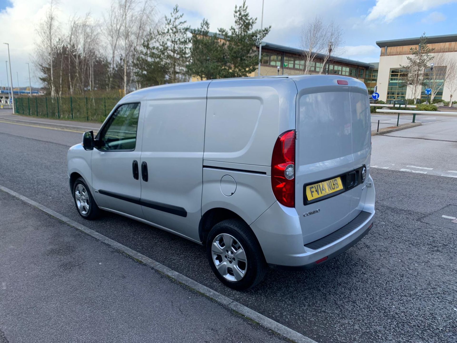 2014/14 REG VAUXHALL COMBO 2000 L1H1 CDTI S/S SPORT 1.25 DIESEL PANEL VAN, SHOWING 2 FORMER KEEPERS - Image 4 of 16